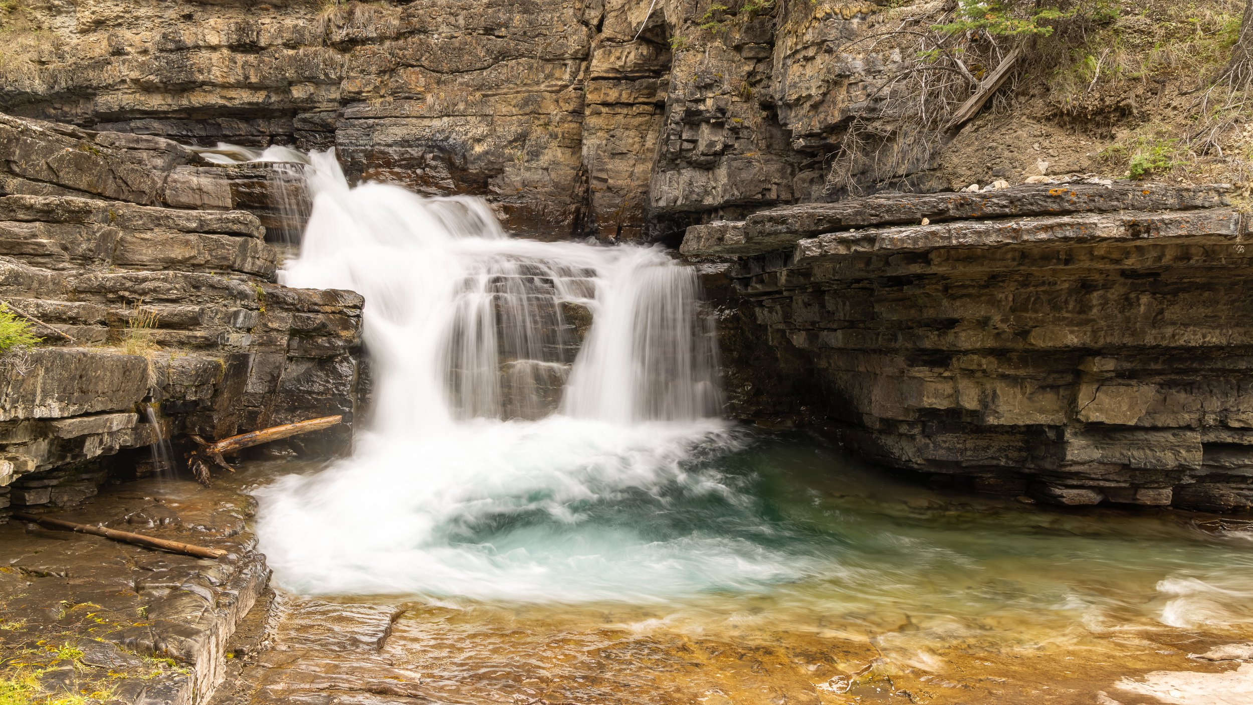 Upper Falls Johnston Canyon.jpg