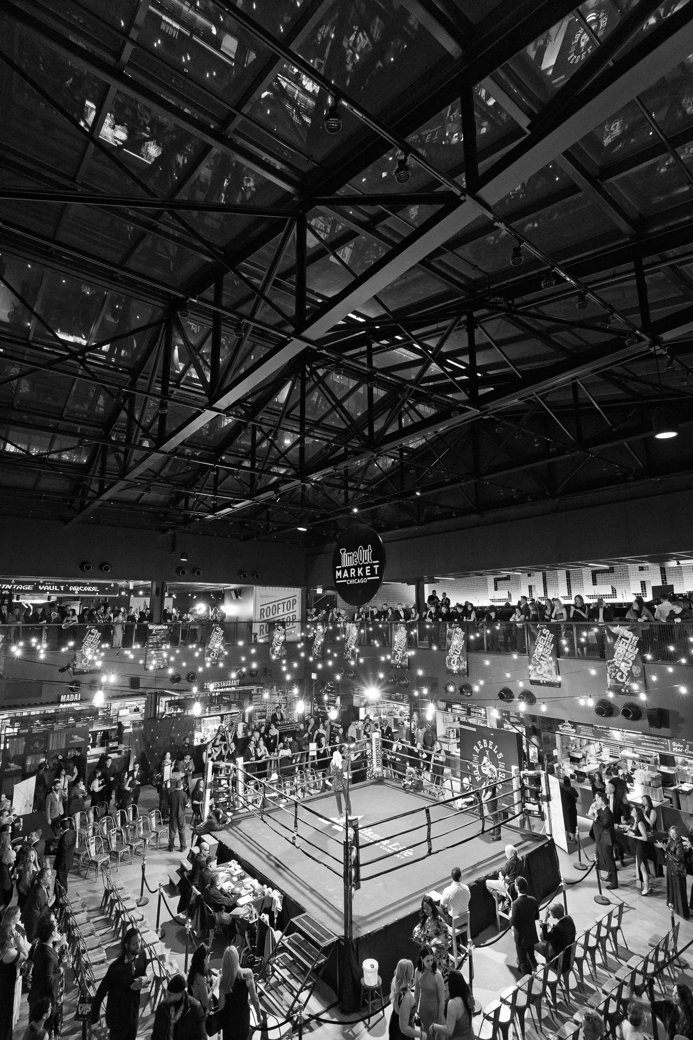 Chicago Riverwalk Family Portraits-19.jpg