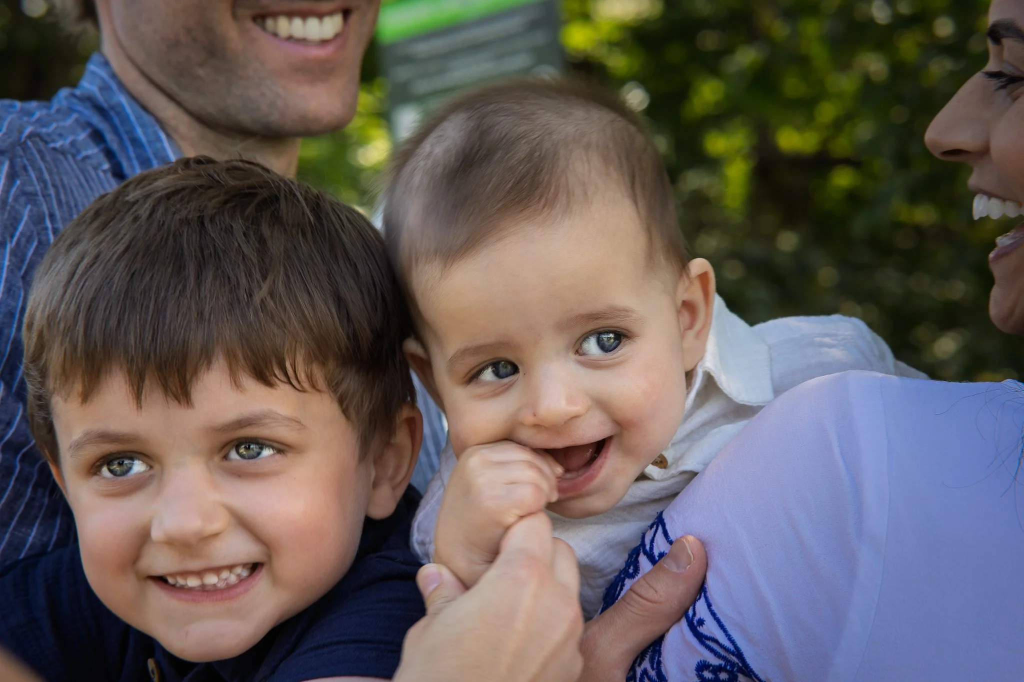 Beautiful family in Humbolt Park Chicago -4.jpg