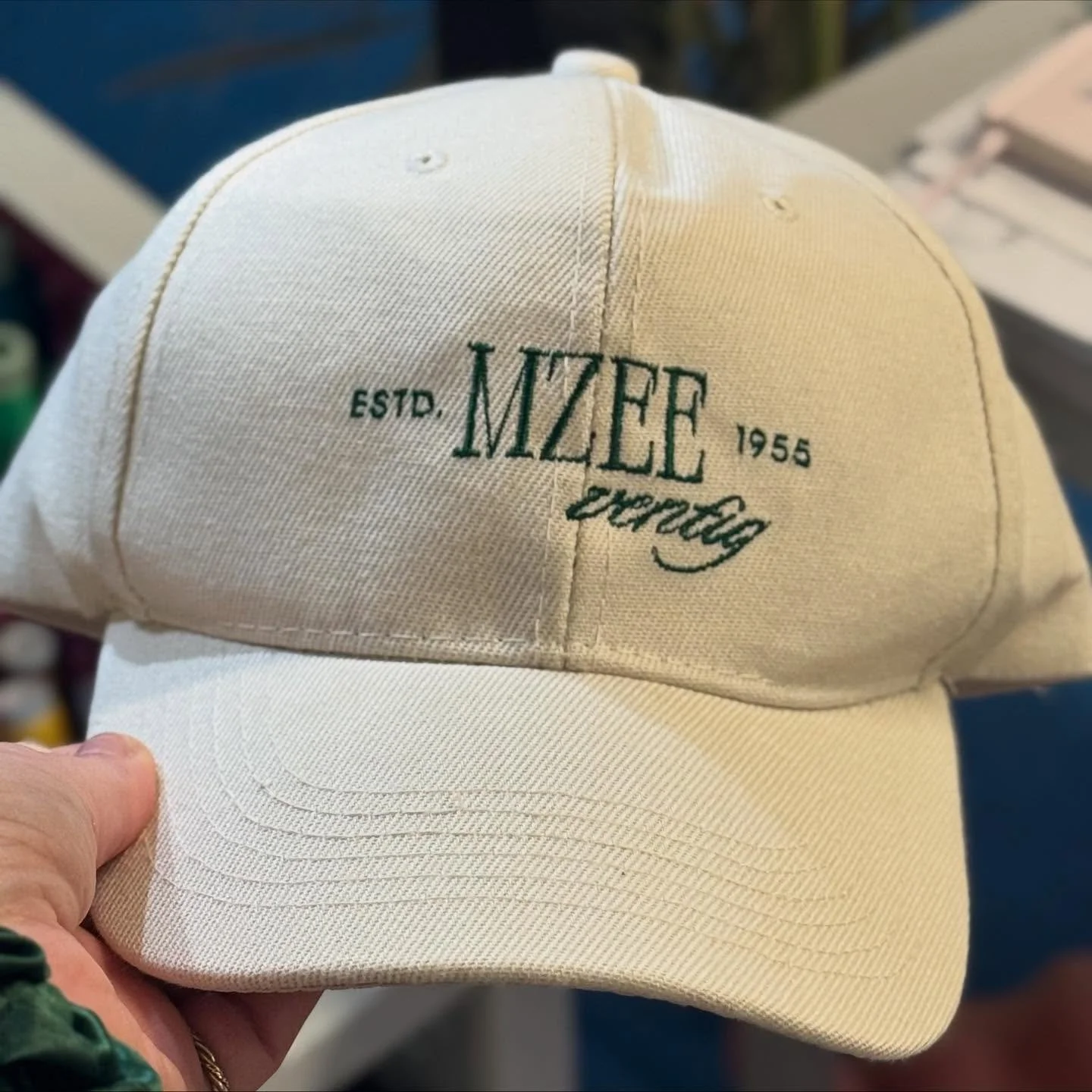 A little round-up of recent embroideries 🩷

#visiblemending #customembroidery #customembroiderydesigns #borduren #bordurenamsterdam #embroideryamsterdam
#gepersonaliseerdcadeau #gepersonaliseerd #gepersonaliseerdegeschenken