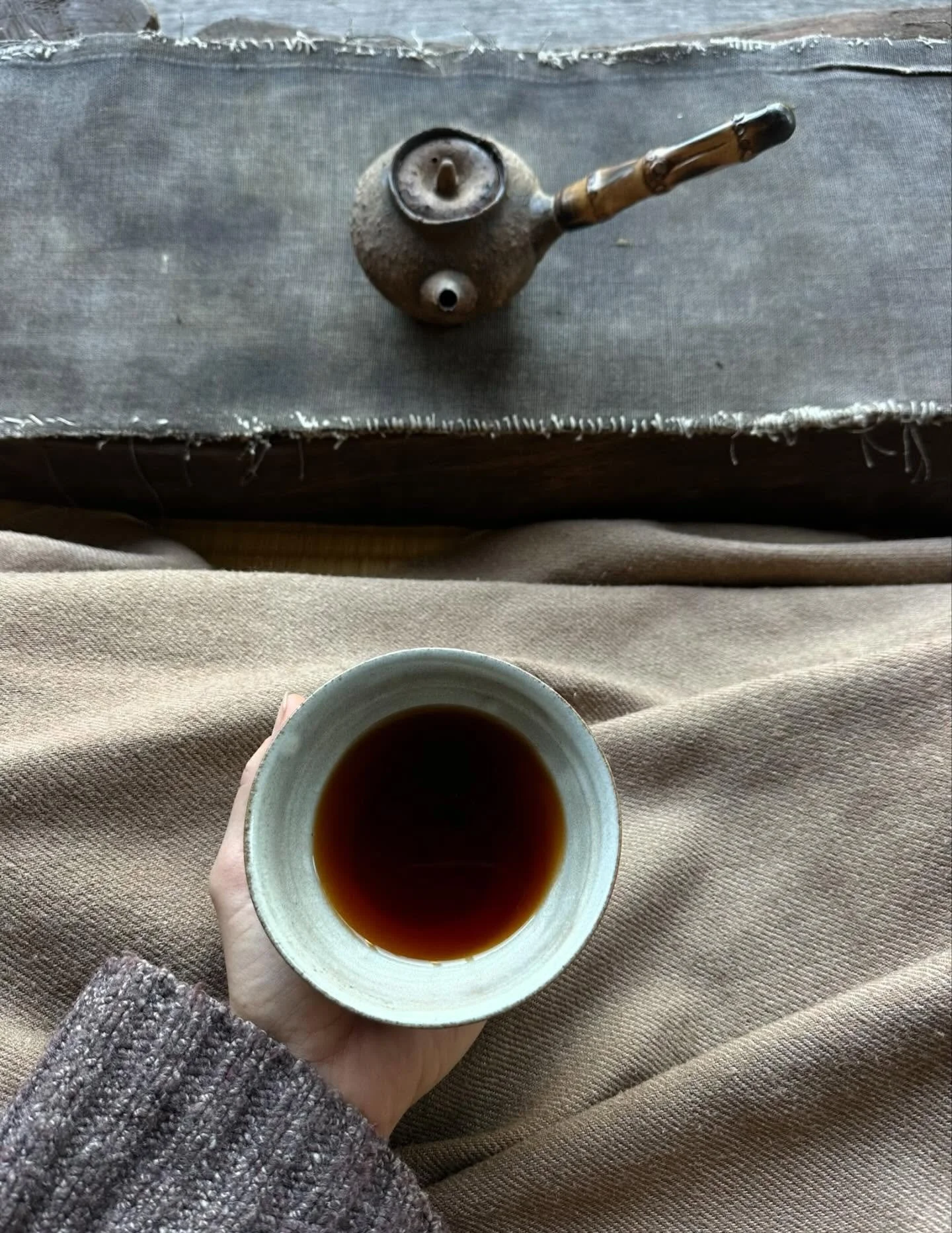 I love this time of year 🍂 the cool autumn mornings but days still sunny and warm! This mornings bowl in stillness, accompanied by my favourite book ~ The Radiance Sutras, inspired todays musing and mood: 

That there is, in truth, no separation bet