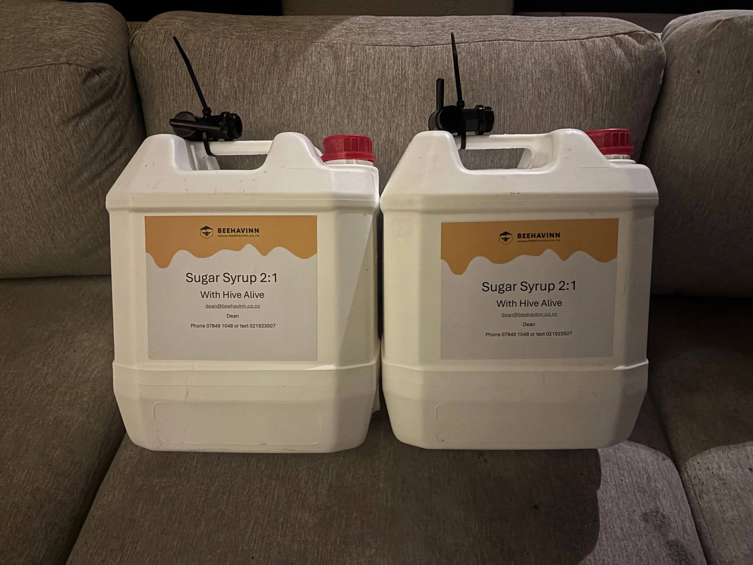 Sugar Syrup Refill only  2:1 (2 of Water to 1 of Suger) with Hive Alive 10L