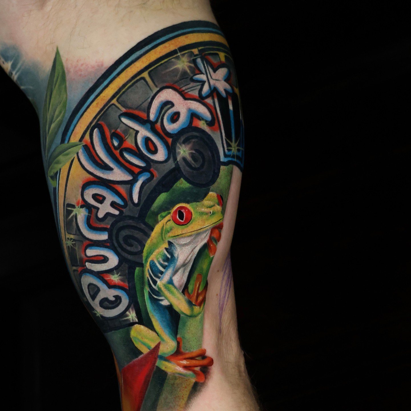 Really enjoyed working on this piece.

We spent time shaping the design so it flowed naturally with the body while still holding its impact. We wanted to mix the two styles together here to be able to fit a bus in a small space. This bus was as aband