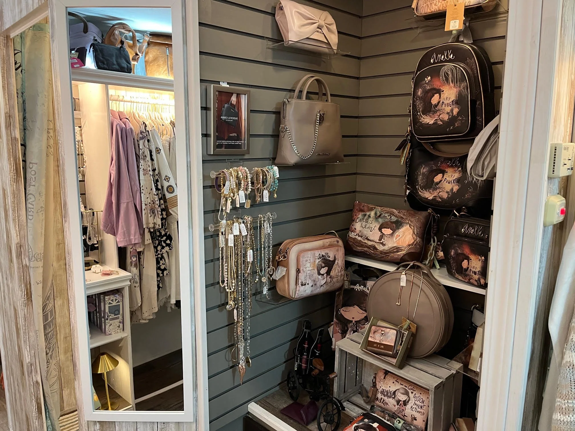 About — Chic Boutique