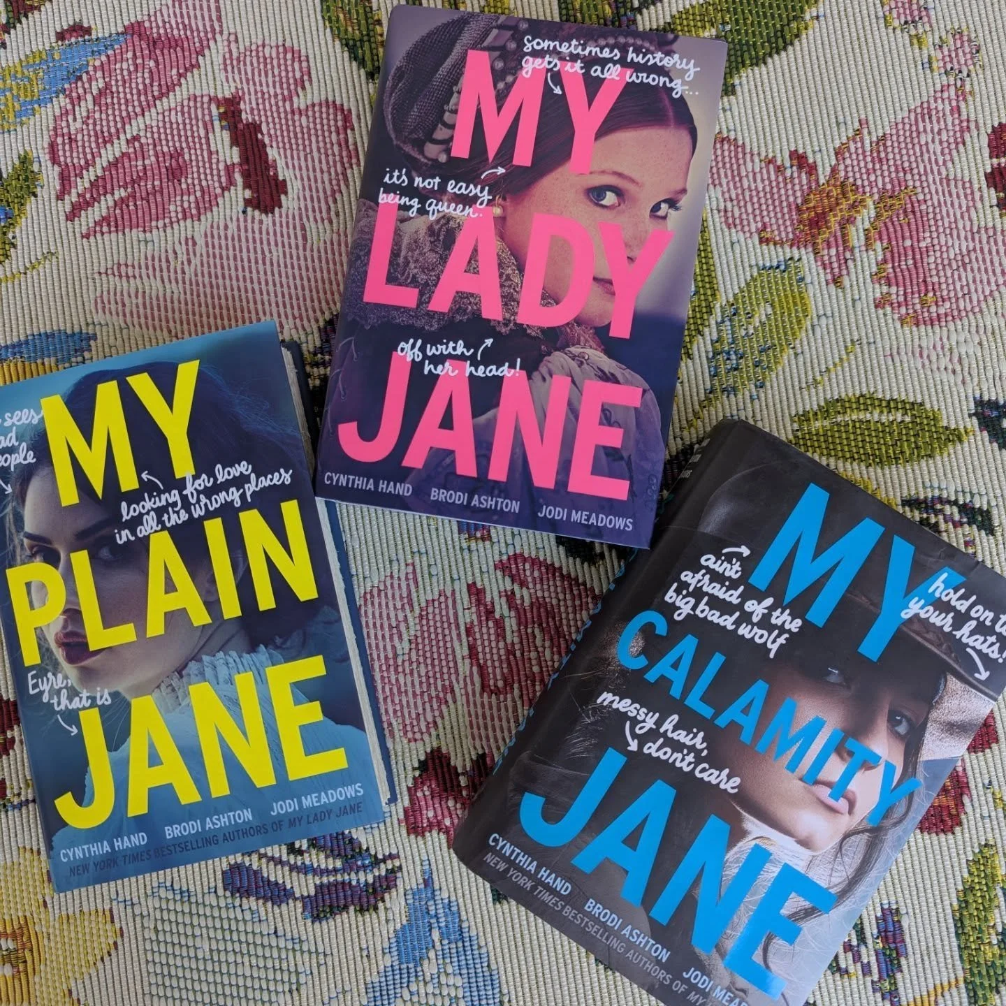 I loved My Lady Jane when it came out. And then they made the Amazon Prime show and I was reminded of how much I loved it. And THEN last week I got to be the assistant to @brodiashton at the @wifyr conference. We had such a talented group of writers 