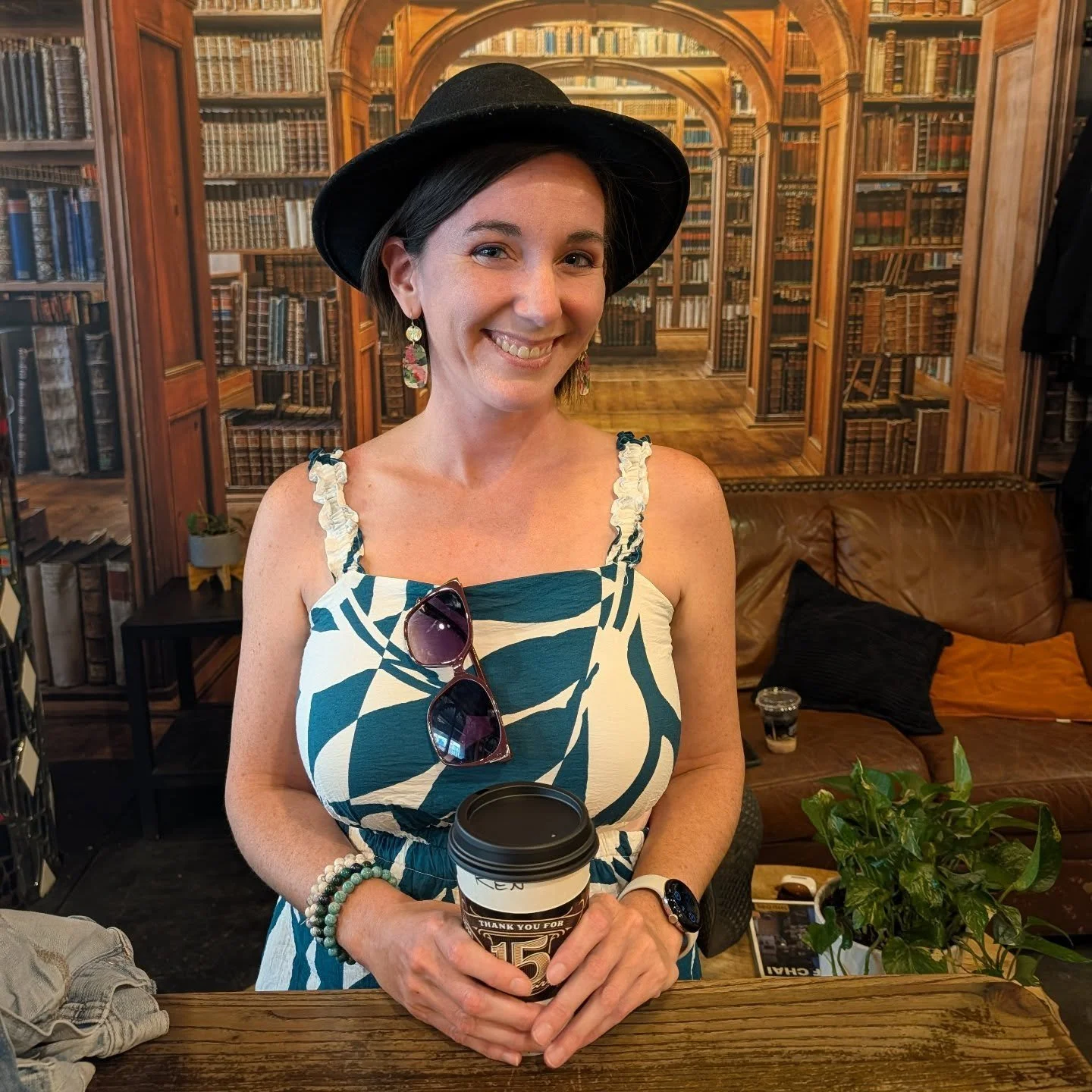 I went to Park City this weekend. And of course found the bookish coffee shop @atticusparkcityutah (I recommend the Mexican Mocha...so good!) and the cute @dollysbookstore 😍 I think finding coffee and bookshops is my favorite part of visiting places