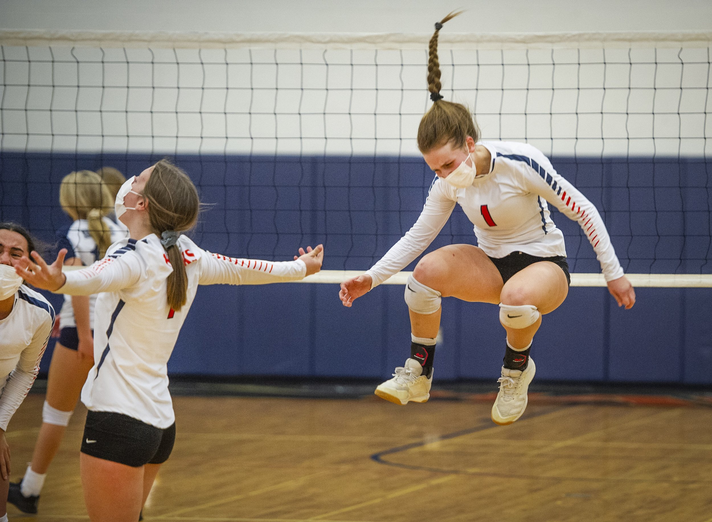 210318_wub_spt_cphsnachesvolleyball.GL_0173.jpg