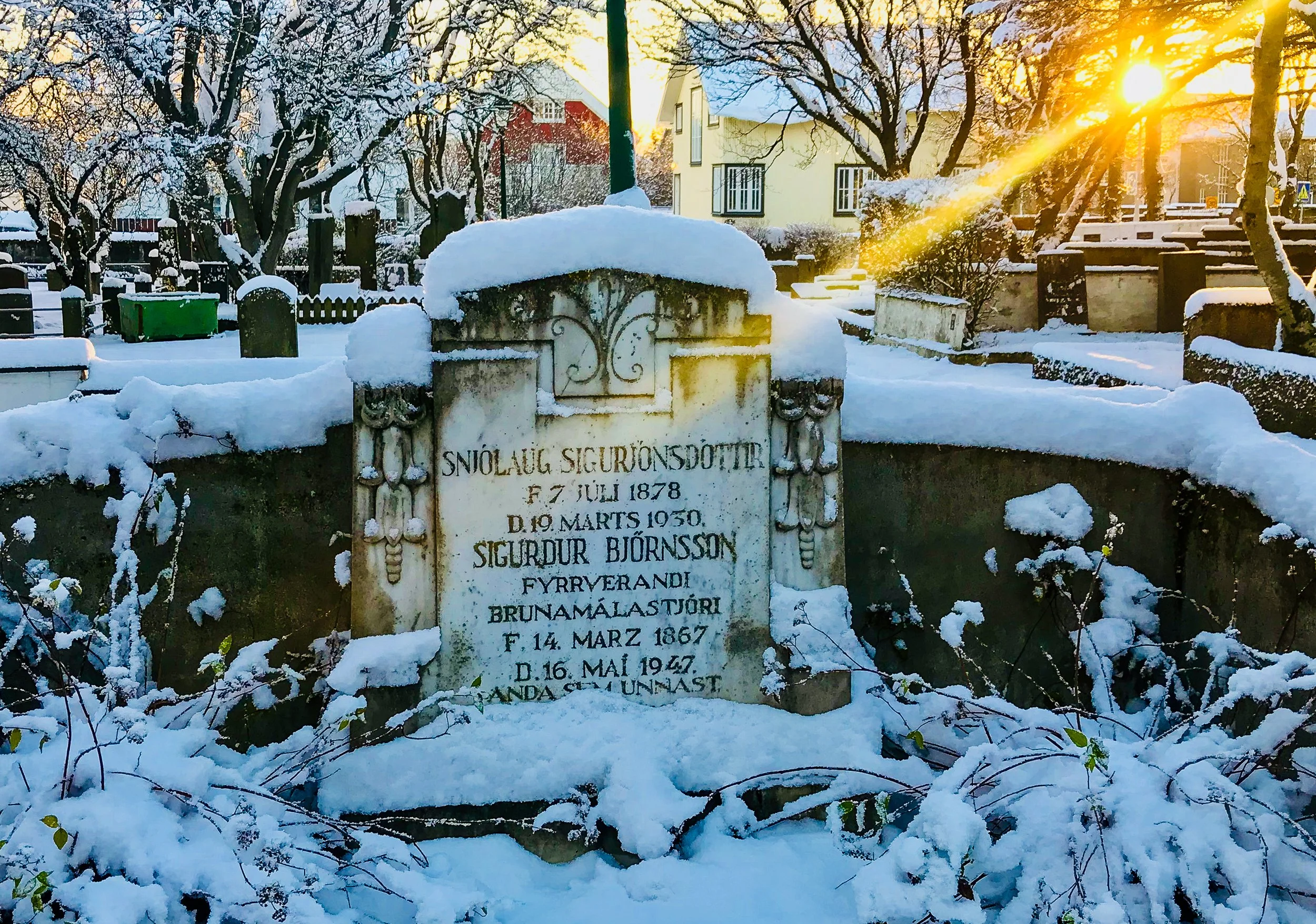 Holavallagardur_Cemetery_-11.jpg