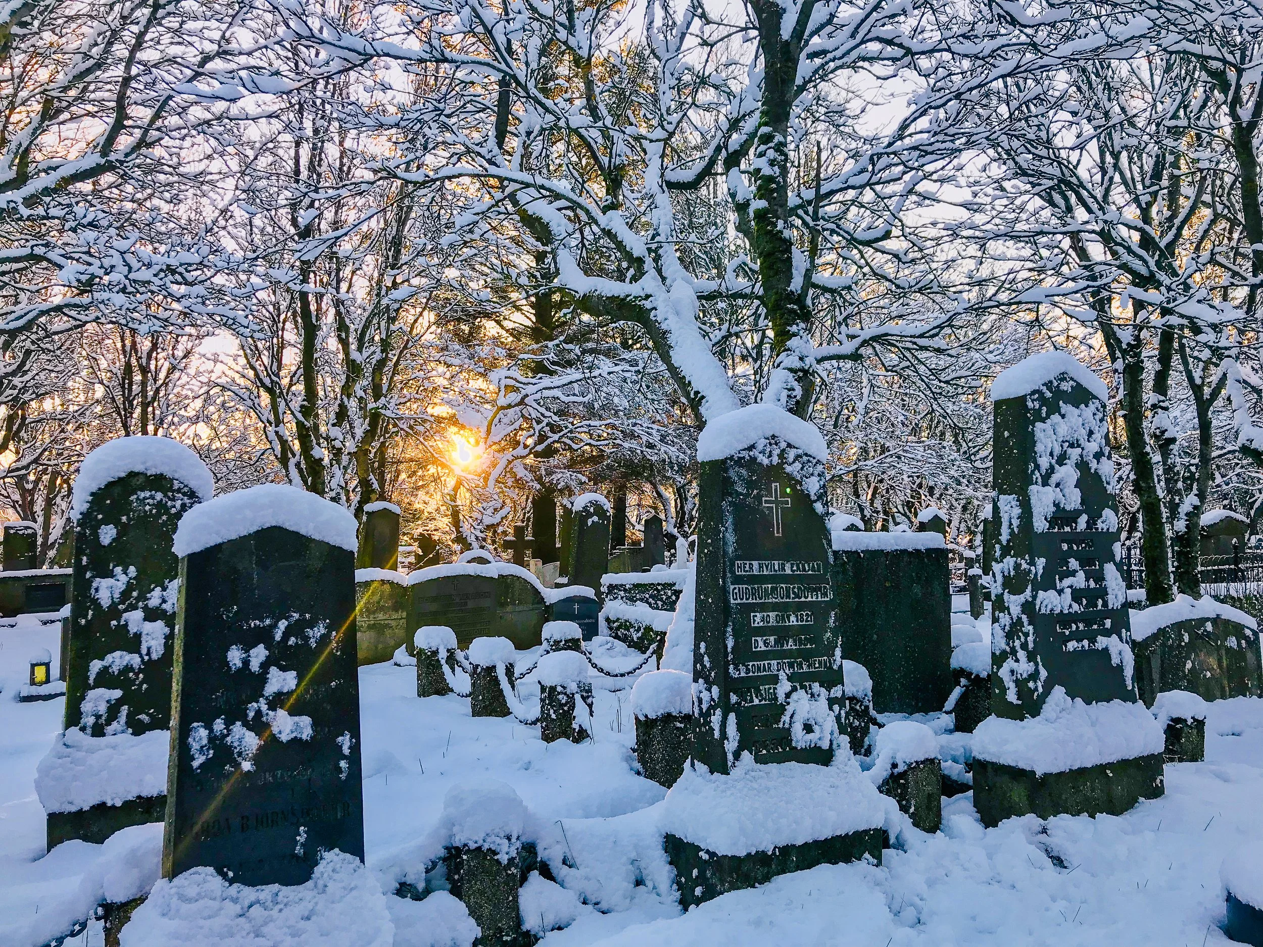 Holavallagardur_Cemetery_-07.jpg