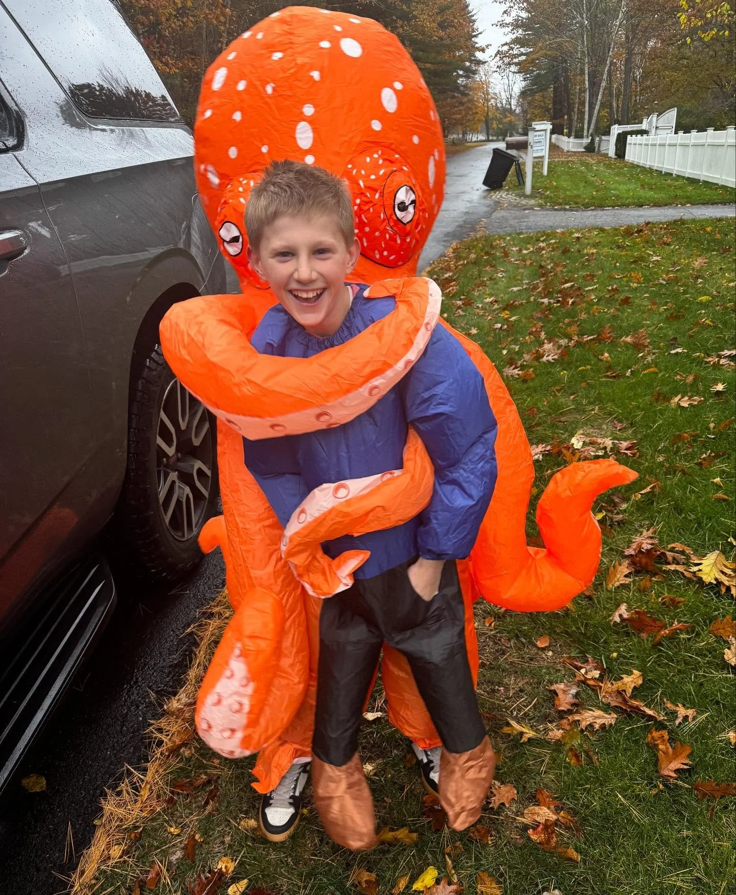 Happy halloween from the octopus and the guard dog!

#dogtraining #obedience #markertraining #halloween #happyhalloween #octopus #guarddog #doberman #iamgreatbayk9