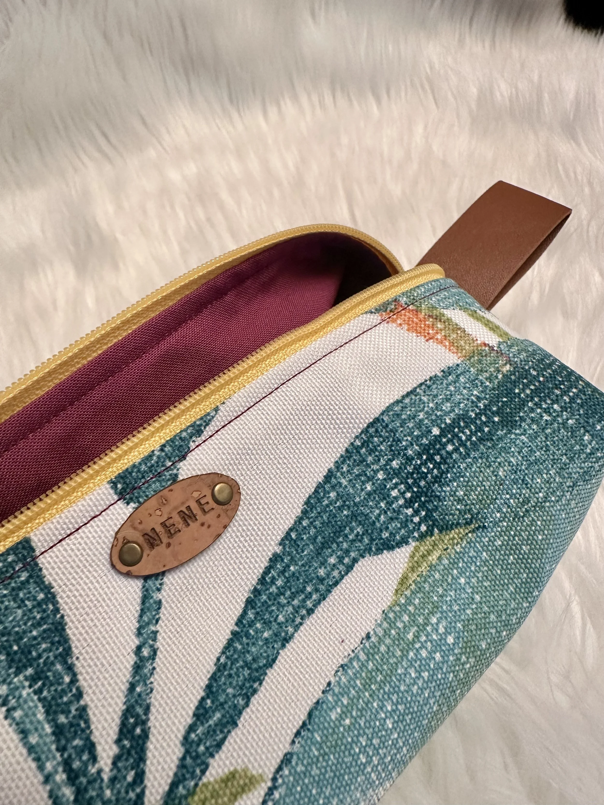 Tropical Leaves Notions Pouch