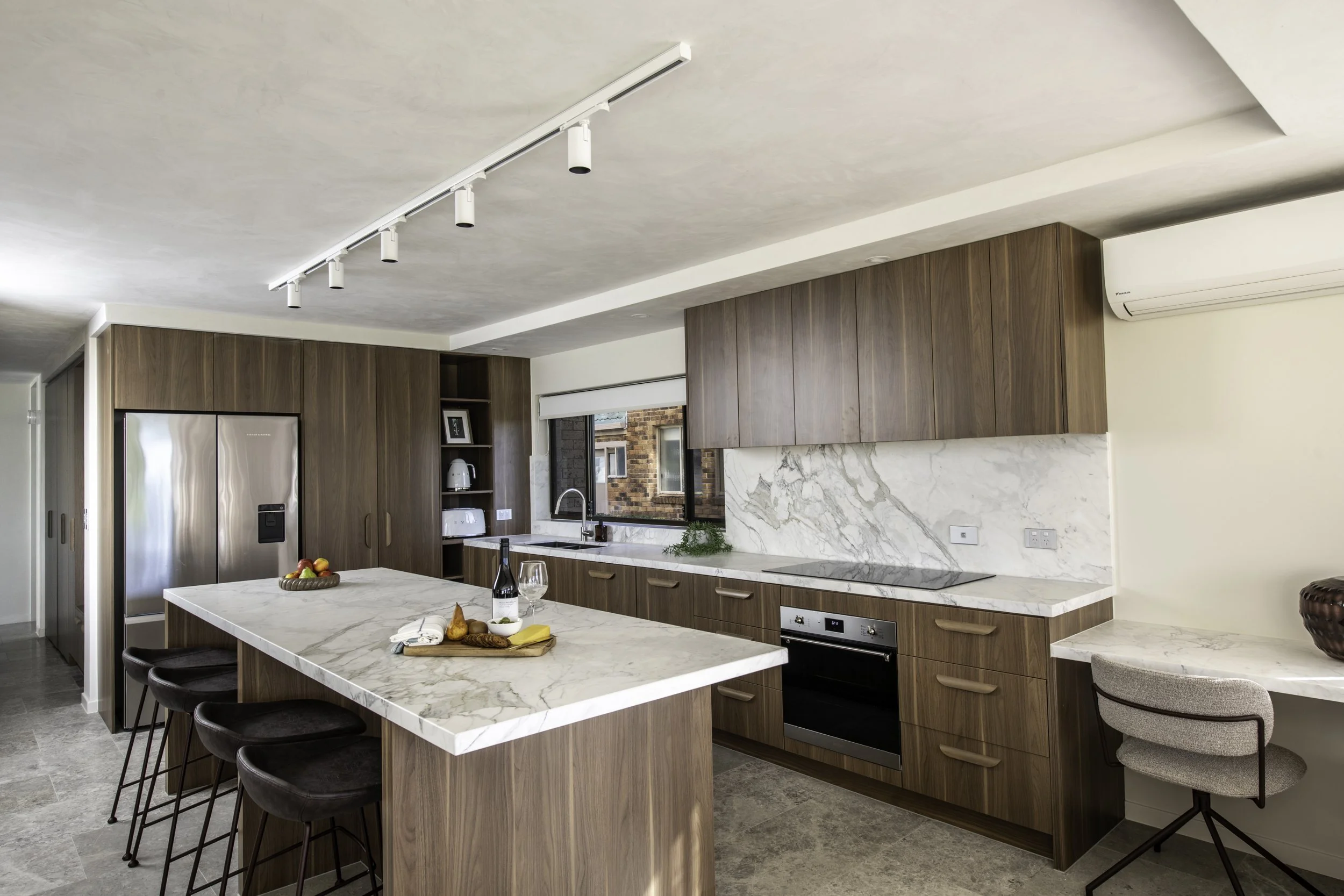 Dankav - Miami Apartment - Living-29.jpg