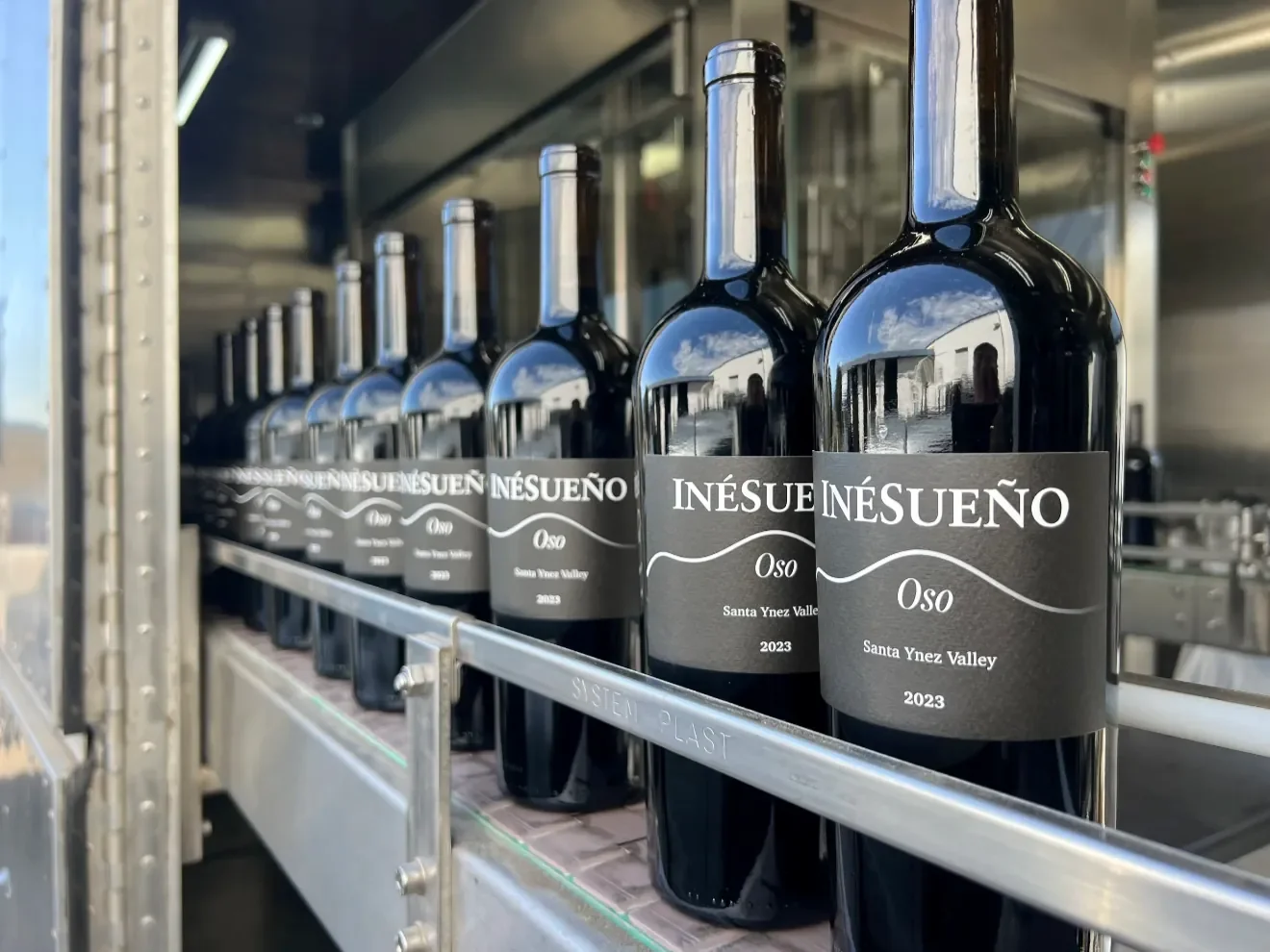 INÉSUEÑO Exquisite Bordeaux-style Blends Santa Ynez Valley Los Olivos District AVA - the first bottles of "Oso."