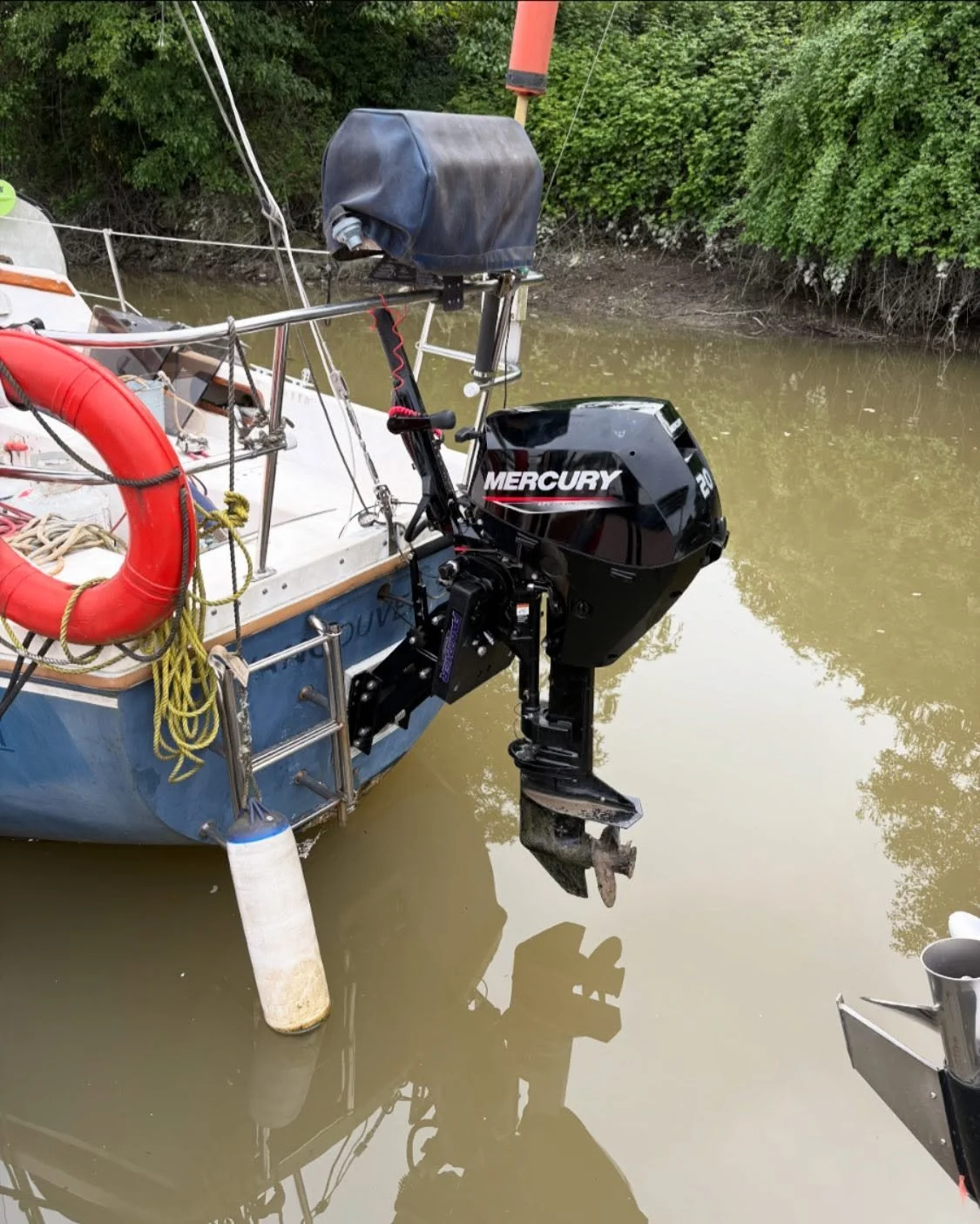 New Panther outboard bracket for this Catalina 27, this bracket has 16&rdquo; of lift instead of the old 10&rdquo; one. This will allow the owner to bring up their outboard easily while sailing without even having to tilt it.