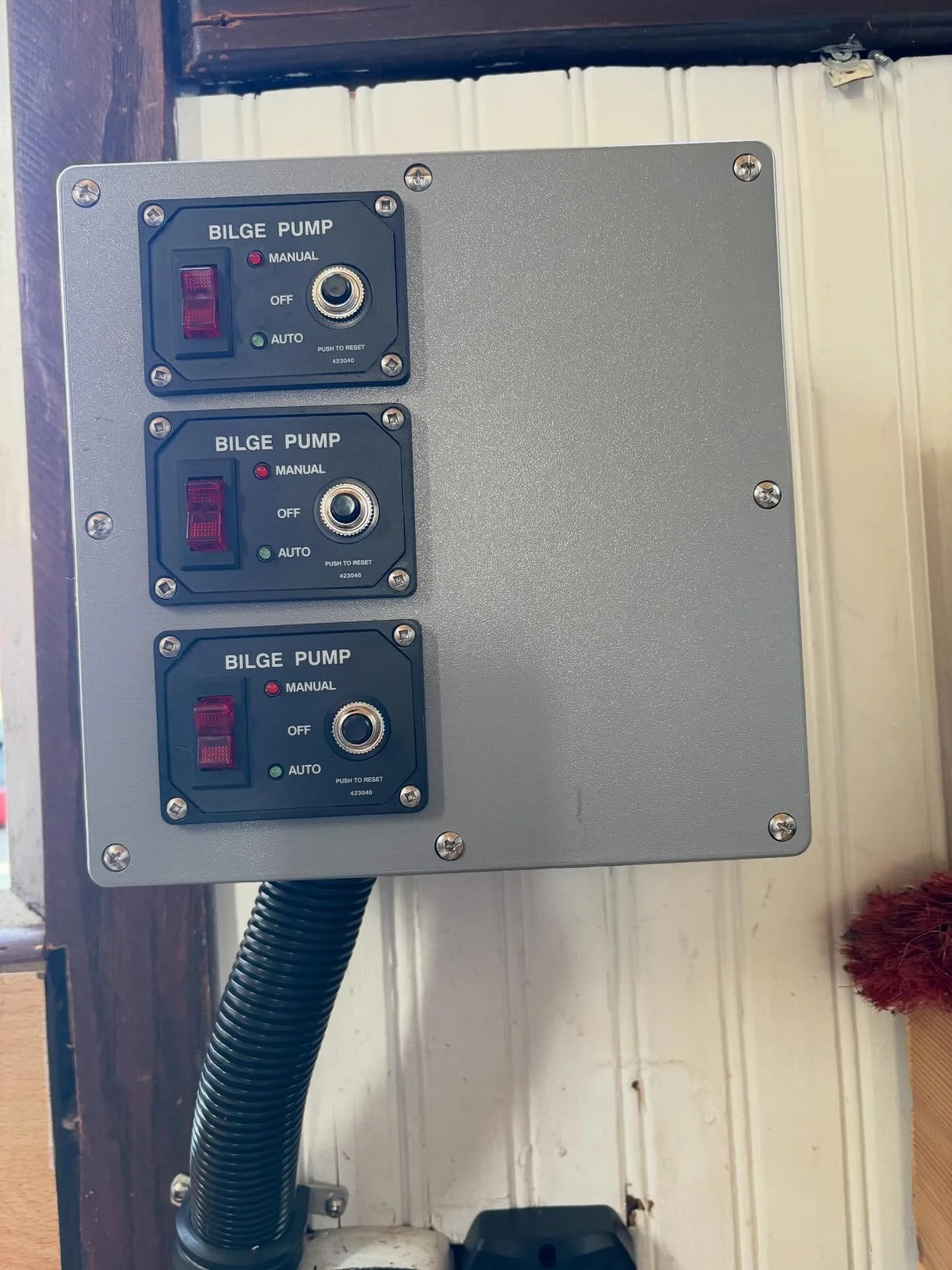 Triple Bilge pump install on this double decker house boat. A week ago she was full of water with a list and no working bilge pumps. I put in 3 new pumps with float switches wired to junction boxes for easy float switch replacement/ troubleshooting a