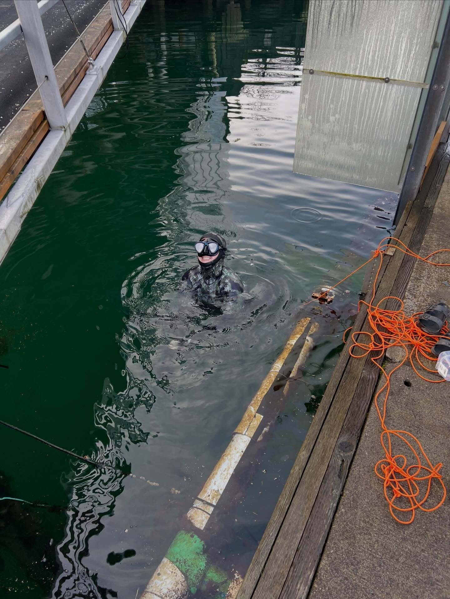 Sometimes you drop things in the marina and have to go for a swim 💦 

Phone retrieved and still working 🤞