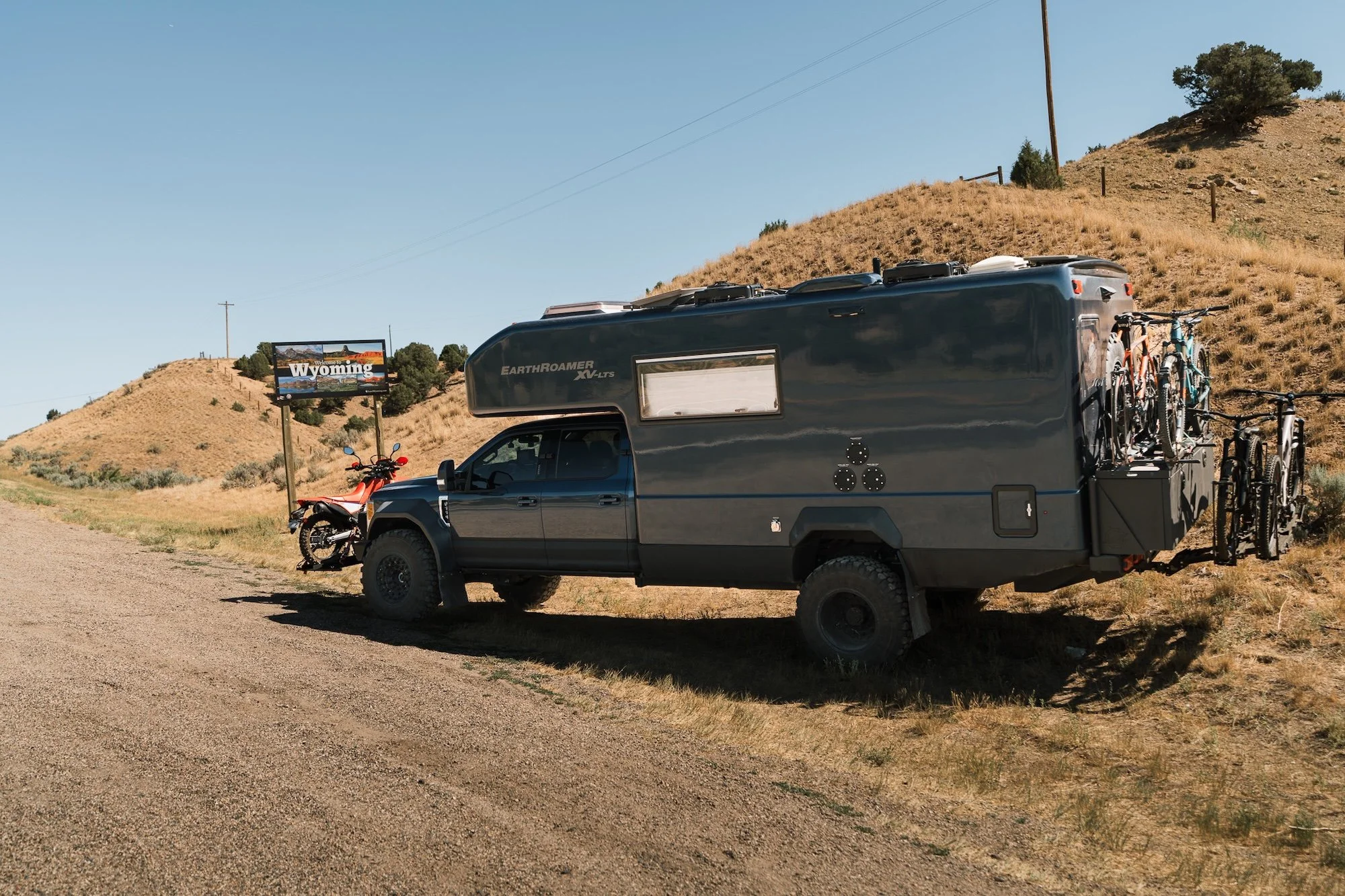 EarthRoamer at the Wyoming State line.jpg