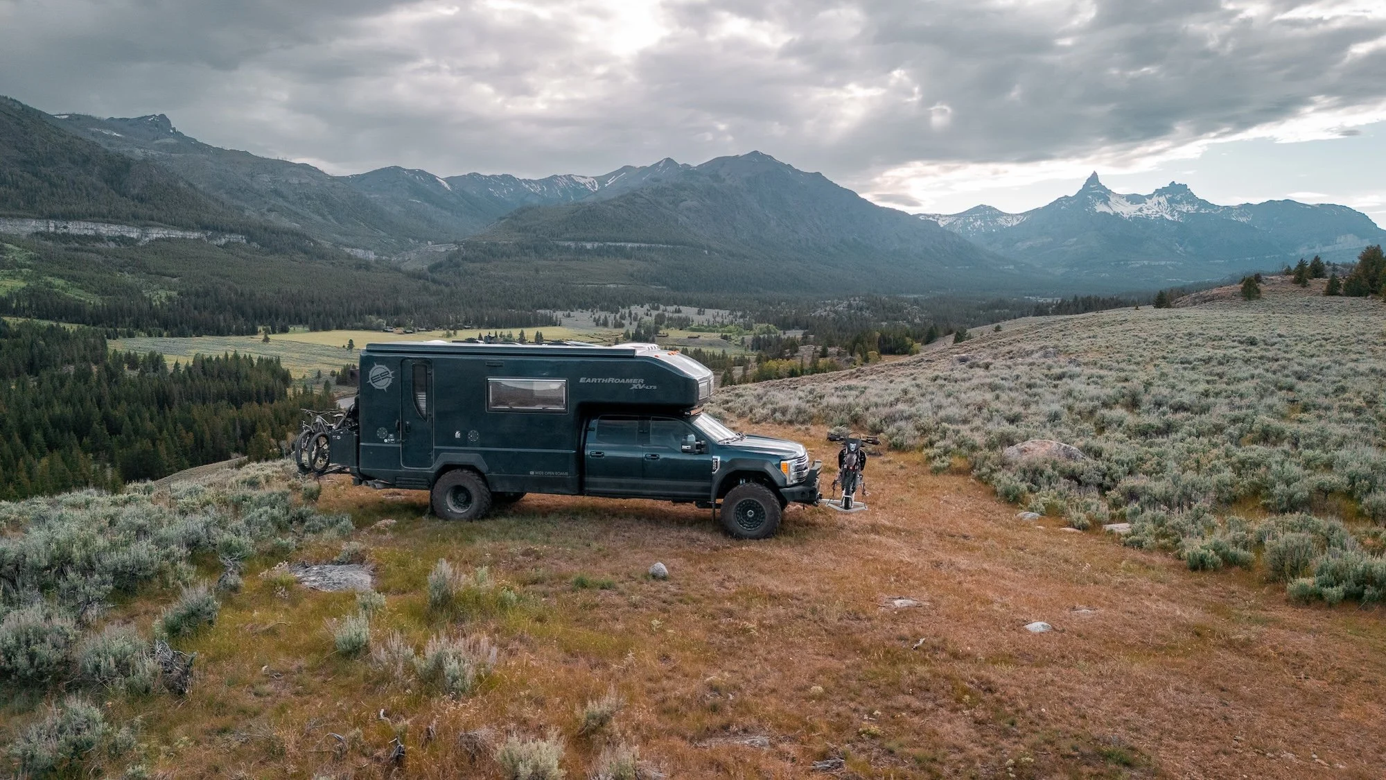 Outside_Yellowstone.jpg