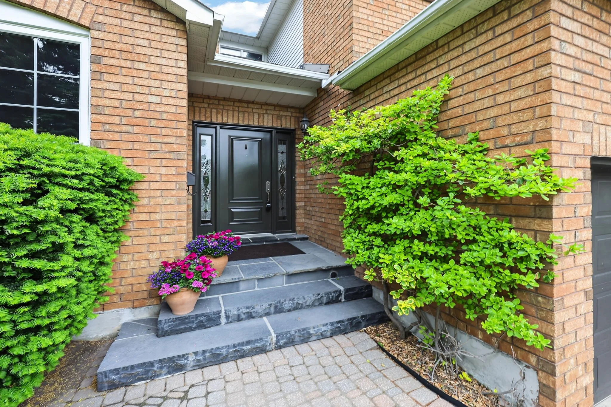 274 Kirby Crescent_105.jpg