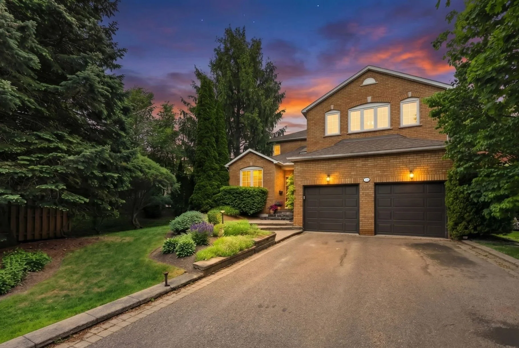 JUST LISTED  |  274 Kirby Cres, Newmarket, ON  |  $1,299,000
