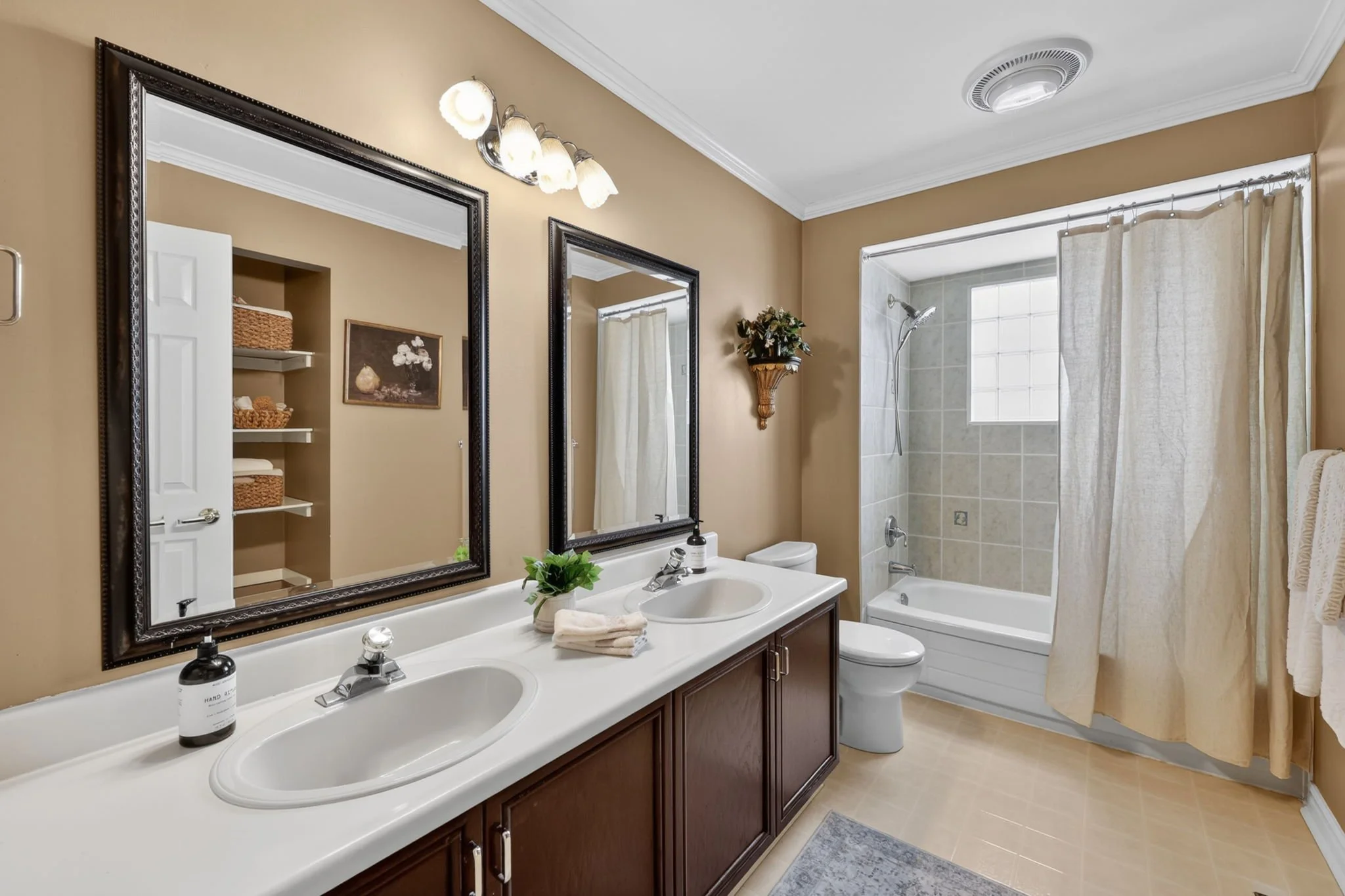 274 Kirby Crescent_150.jpg