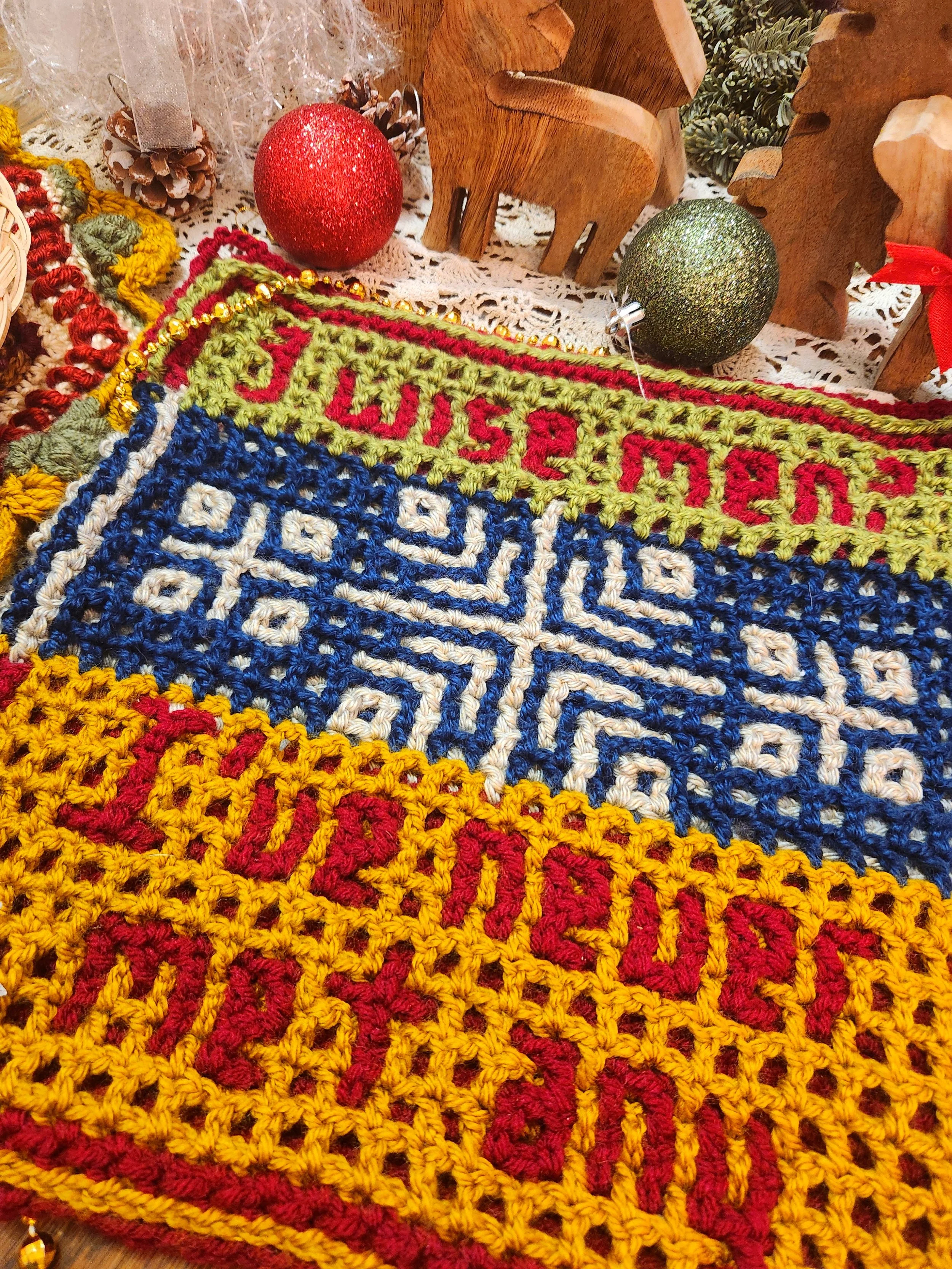 Three Wise Men - Interlocking Crochet Square - Day 4 - 2025 Unhinged Christmas CAL
