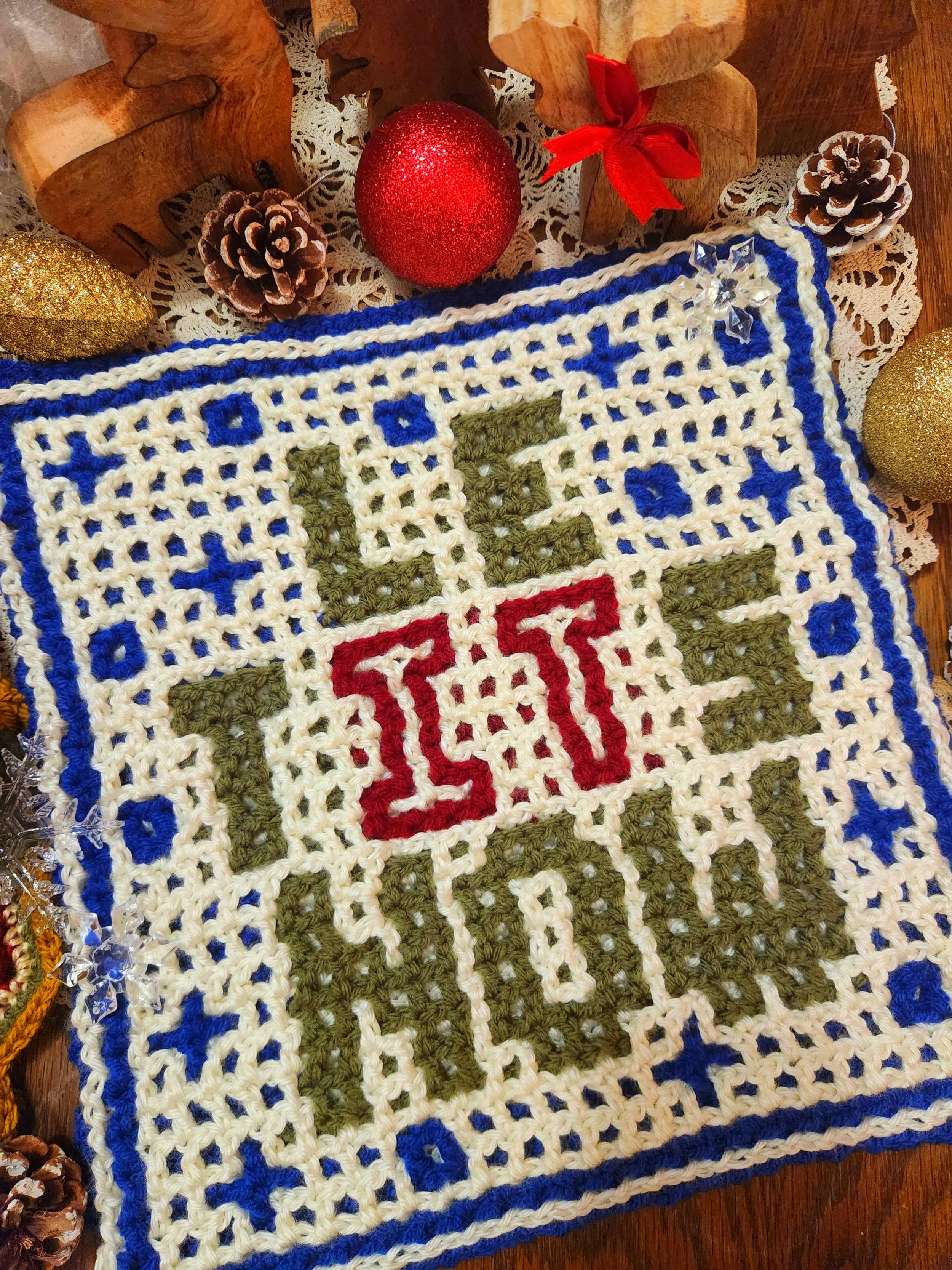 Le Tits Now - Interlocking Crochet Square - Day 9 - 2025 Unhinged Christmas CAL