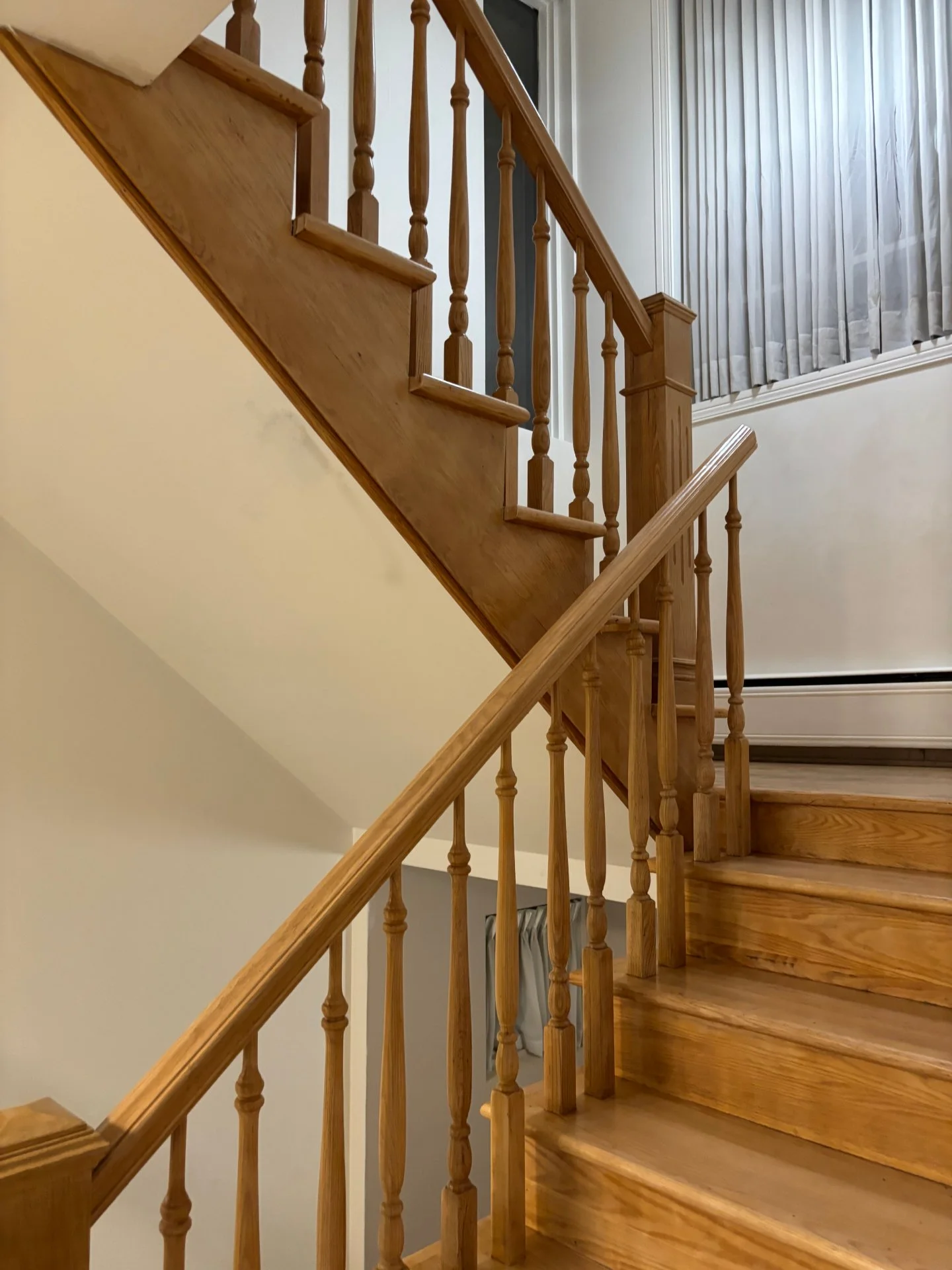 Sablage d'escaliers avec vernis a l'huile a Hampstead