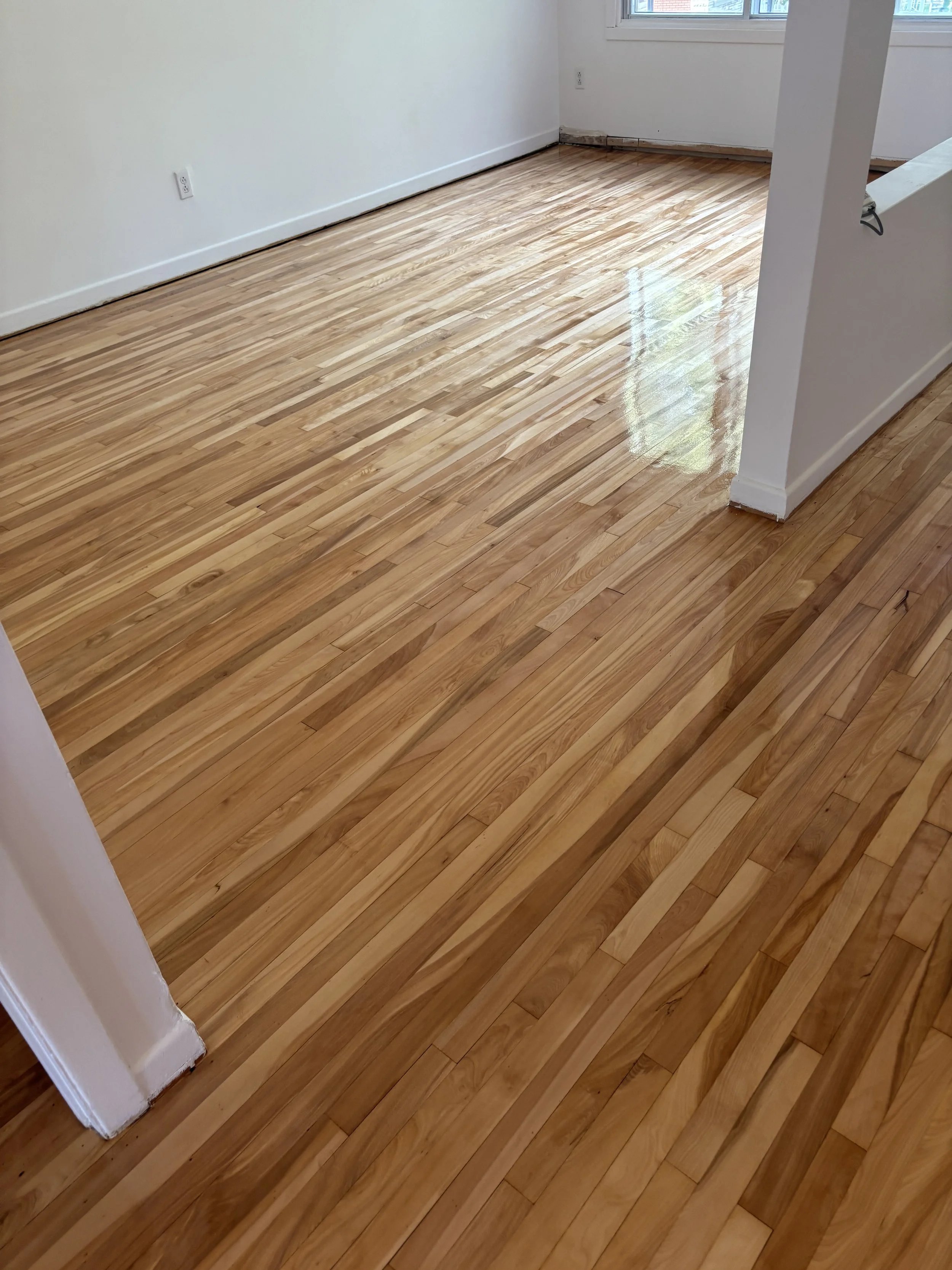 Sablage de plancher d'erable avec vernis a l'huile a Dollard-des-Ormeaux
