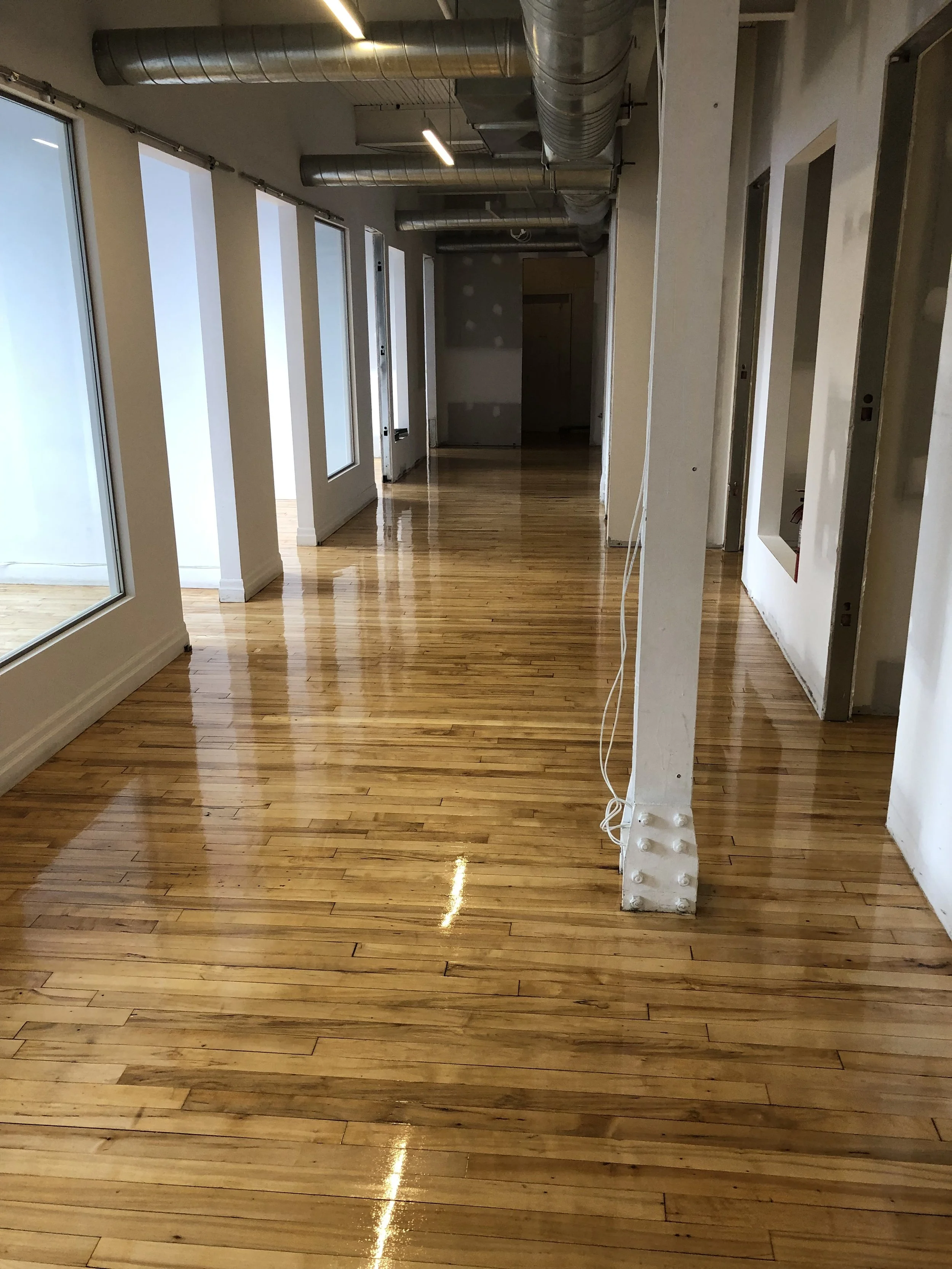 Sablage de plancher d'erable avec vernis a l'huile a Laval