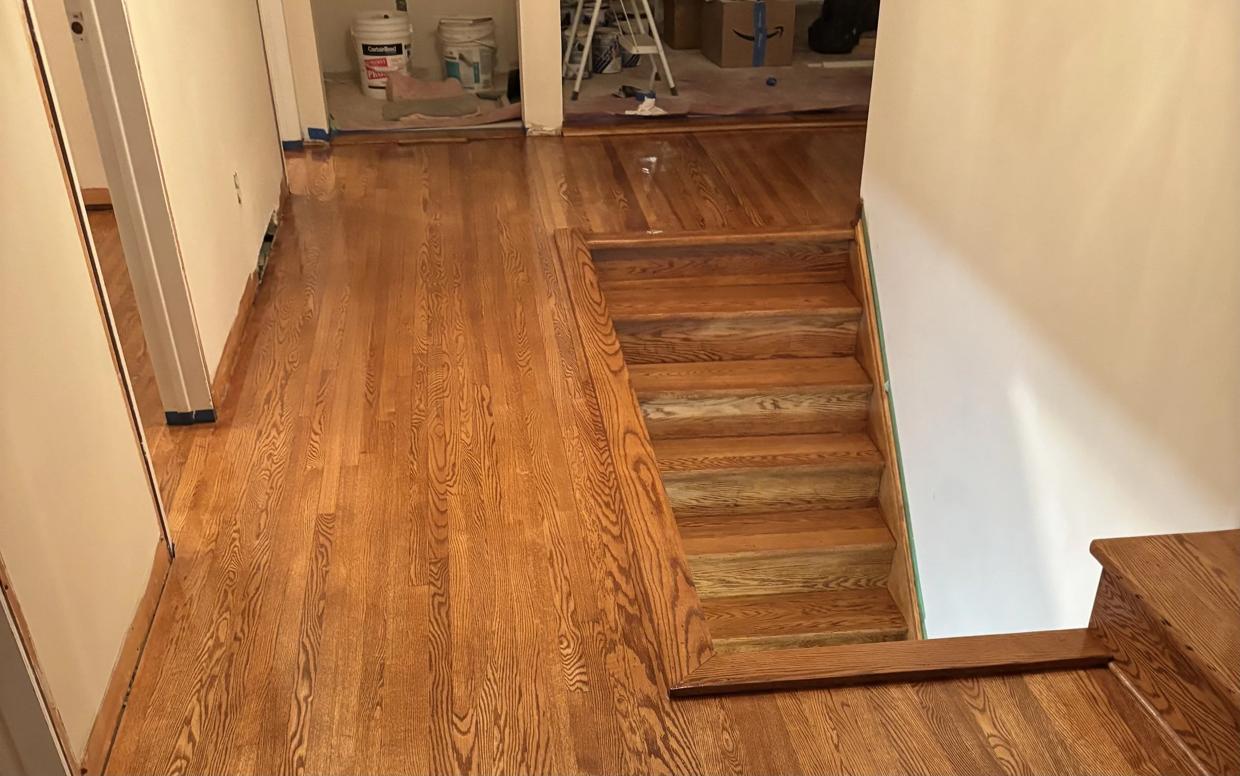 Sablage de plancher de chene rouge avec teinture provincial a Boucherville