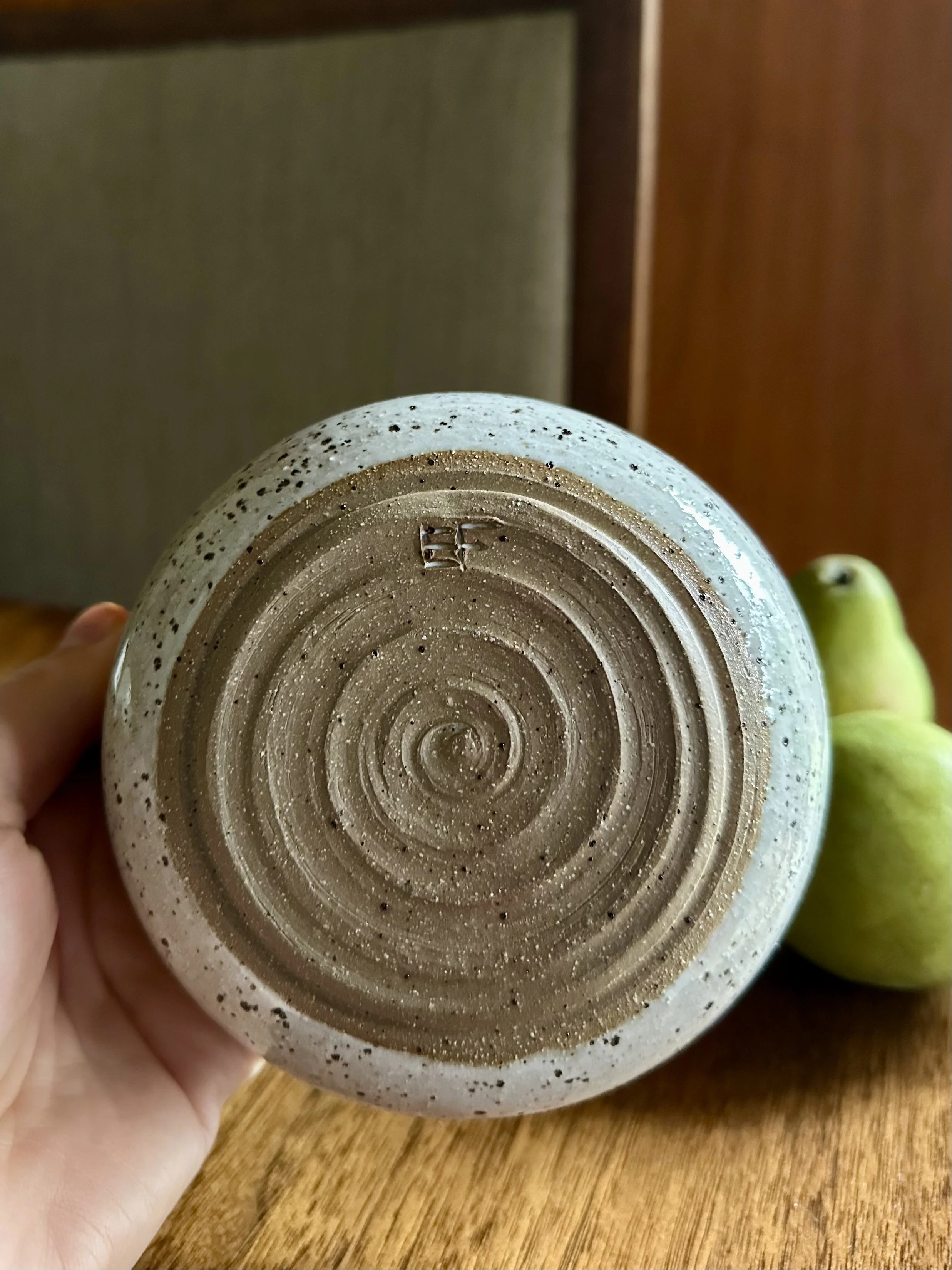 two-toned bowl bottom.jpeg