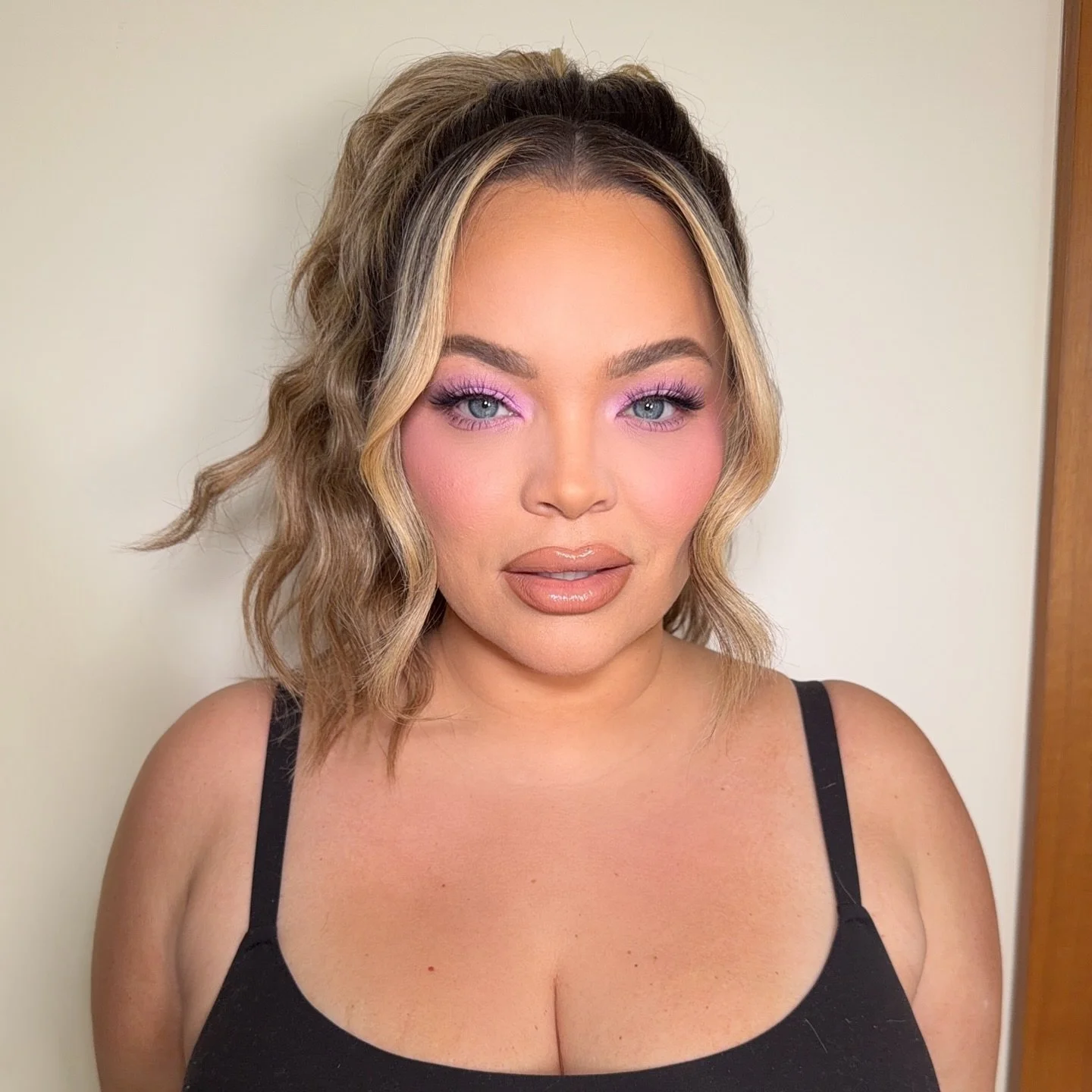 happy opening night @trishapaytas! #beetlejuiceonbroadway 💜💚💜💚
@colourpopcosmetics shadows 
@hauslabs pigment in white 
@kyliecosmetics blush in winter kissed 
@anastasiabeverlyhills pencil in soft brown 
@valentino.beauty gloss in dazzling merma