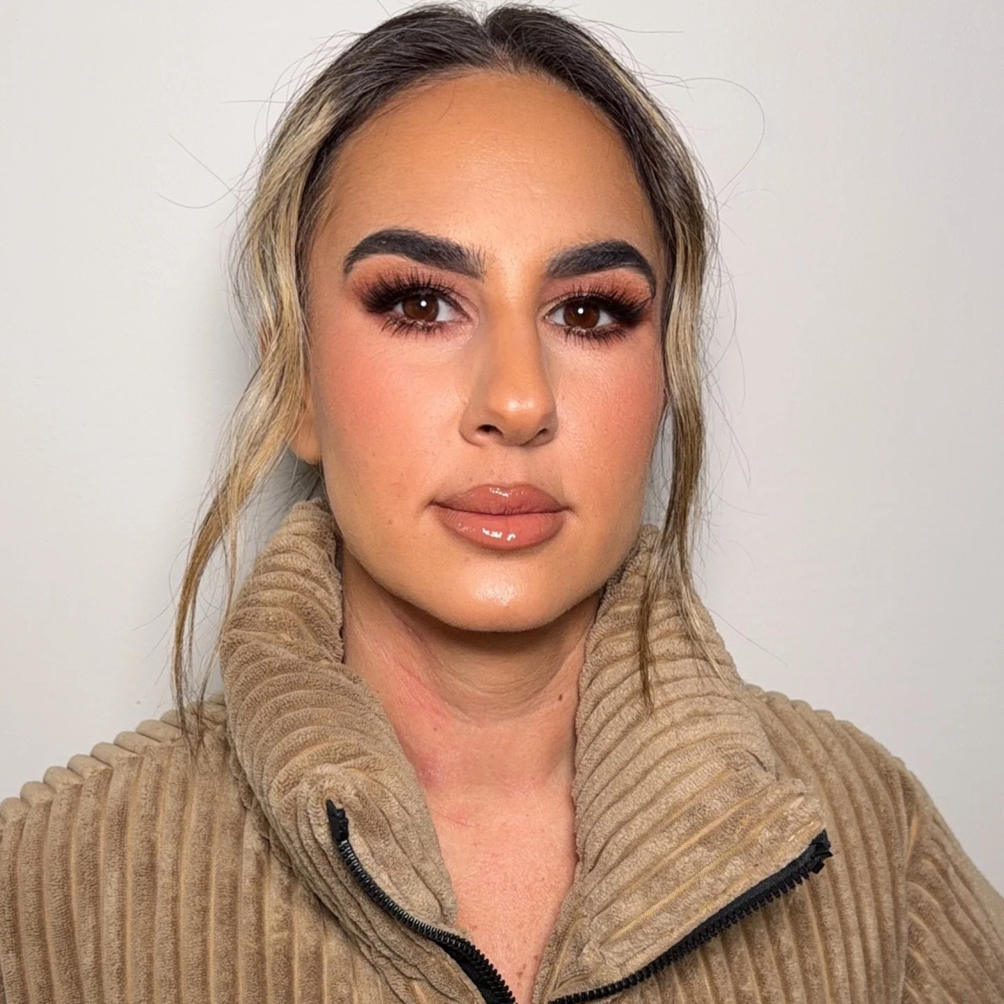 i have 1,000 little sisters&hellip; but only 1 big sis @lucepstein 🩷
do you think we look alike?!