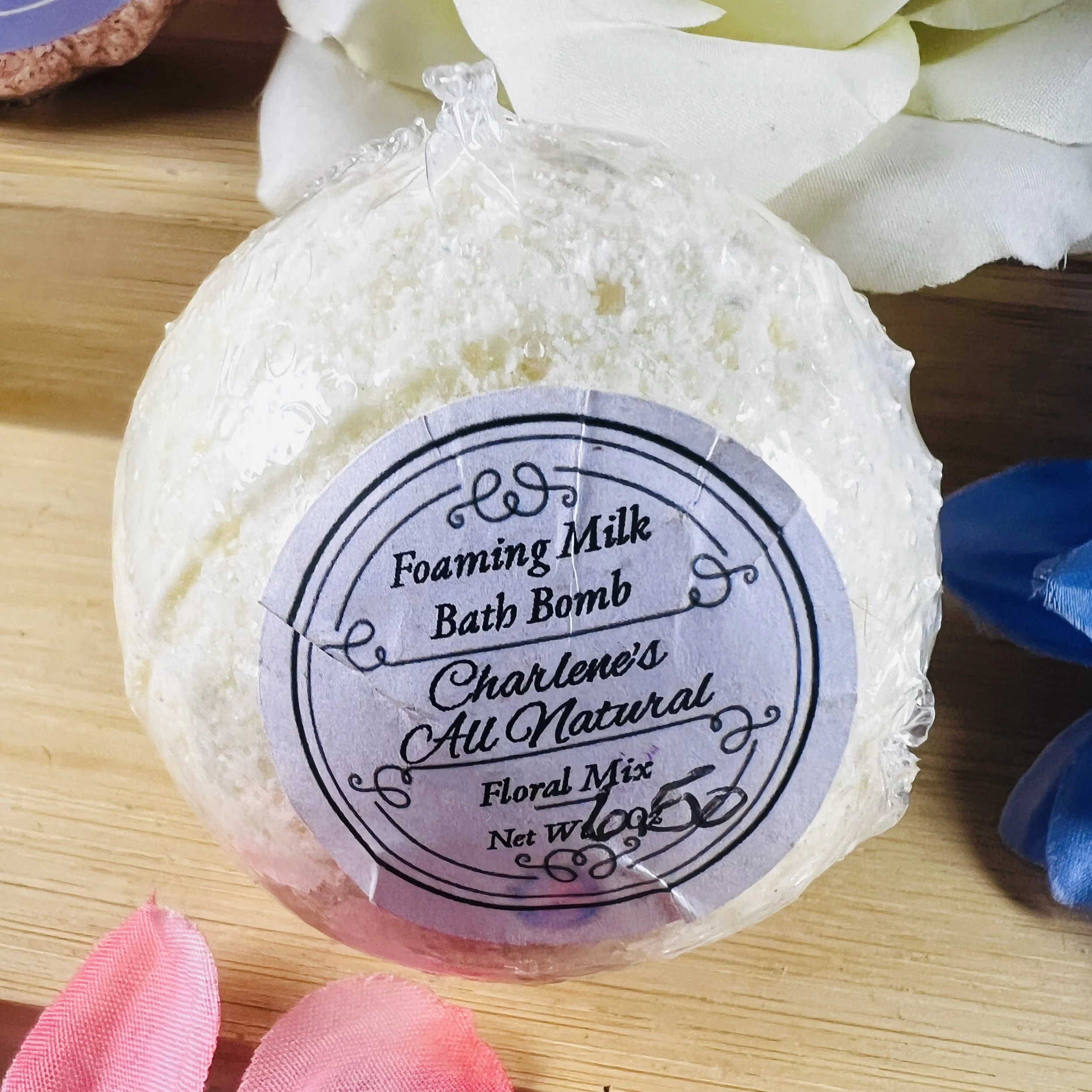Bath-Bombs-Med-foaming-milk-2.jpeg