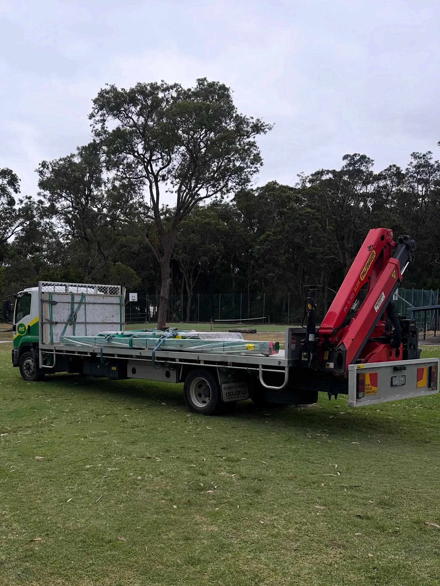 We couldn&rsquo;t do what we do without our trades 👏
Big thanks to @nhs.trade for delivering the goods for our latest project at @ccc.camps Toukley.

From the first drop-off to the final nail, we rely on top-tier materials and reliable trades to kee