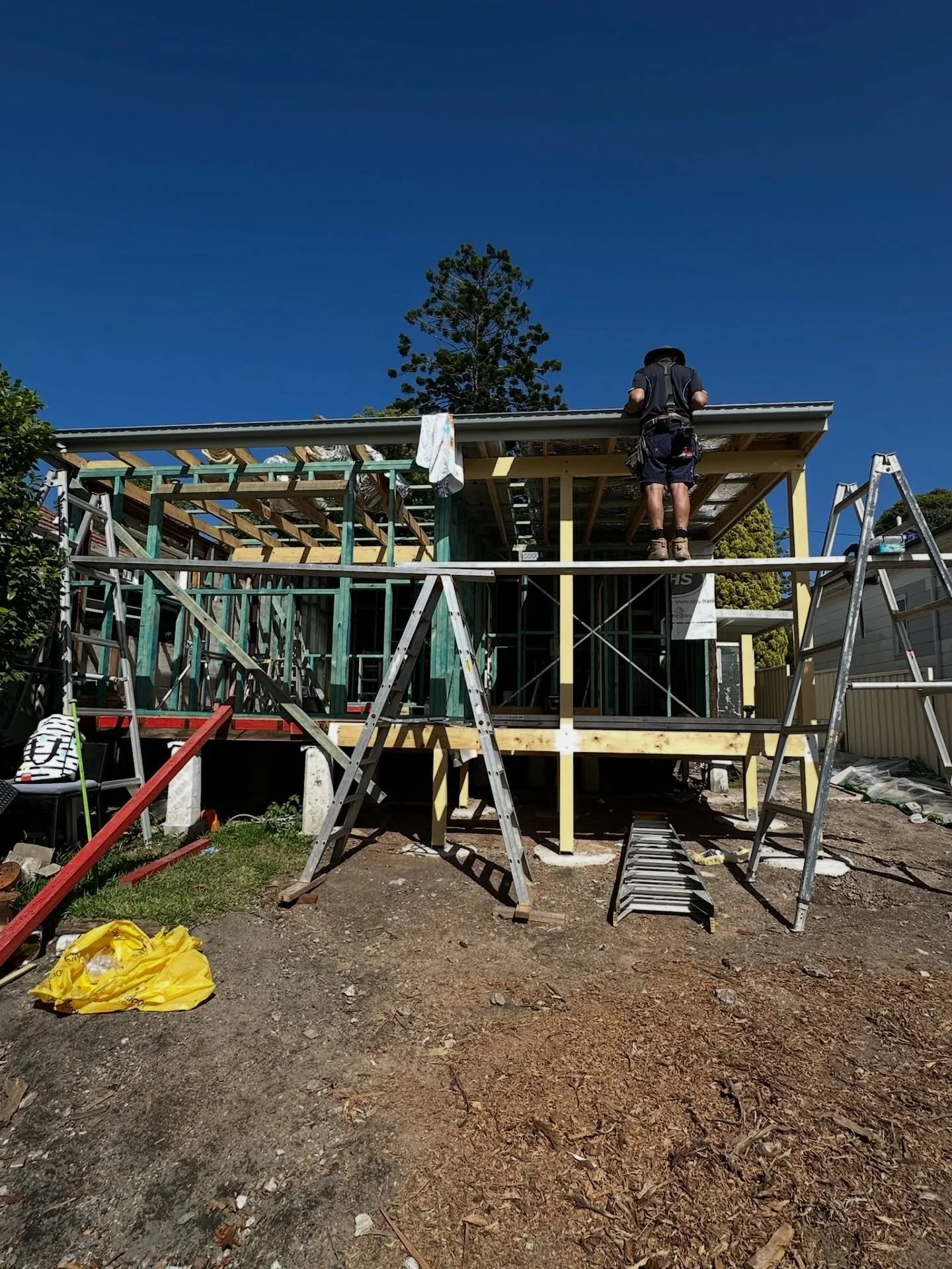 Roof sheets going on 👏

There&rsquo;s something satisfying about this stage. After all the prep and framing, seeing the roof start to close in makes it feel real.

New sheets going on = protection locked in and one big step closer to completion.

Bu