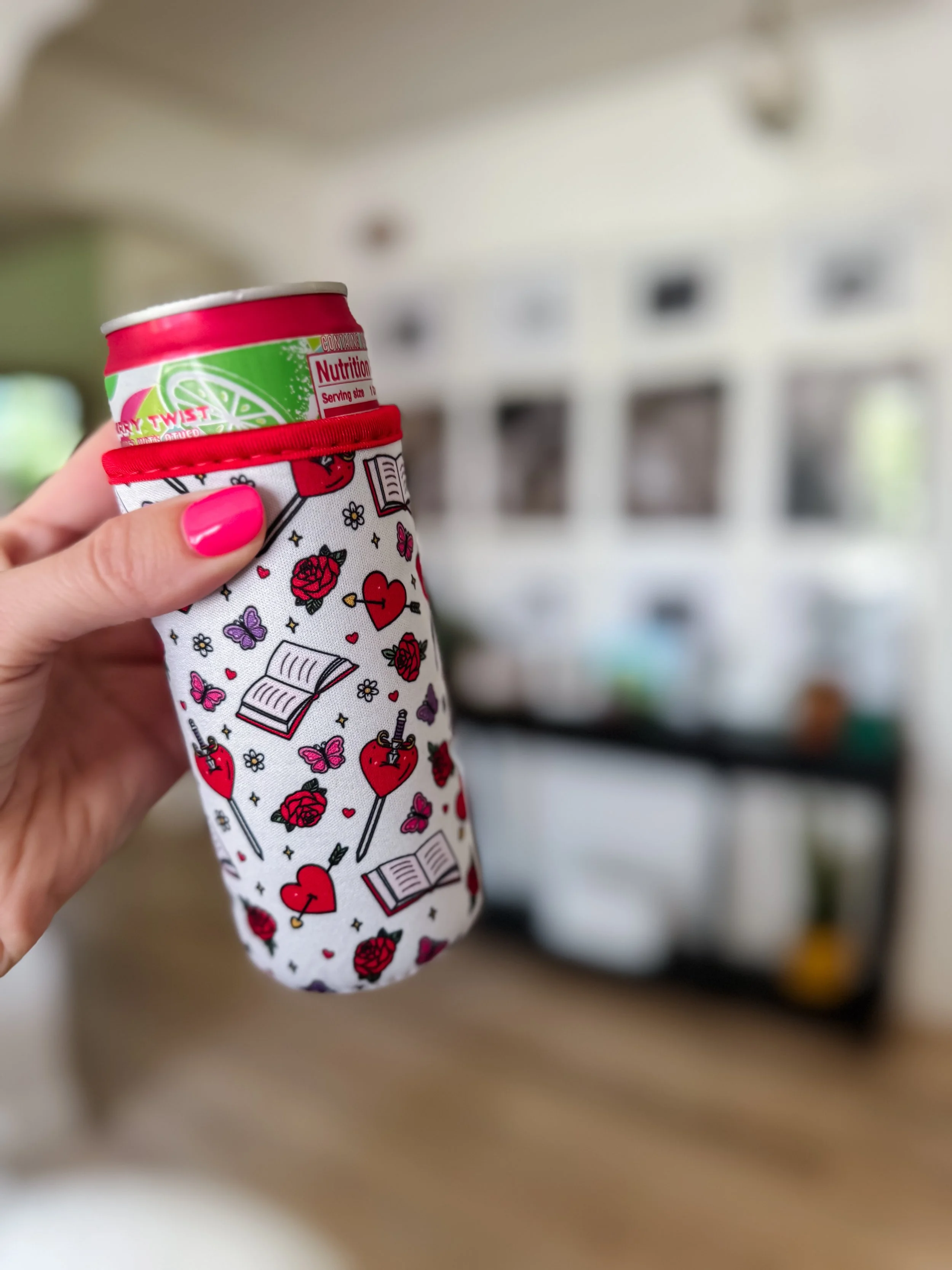 Romantasy Slim Can Drink Sleeve