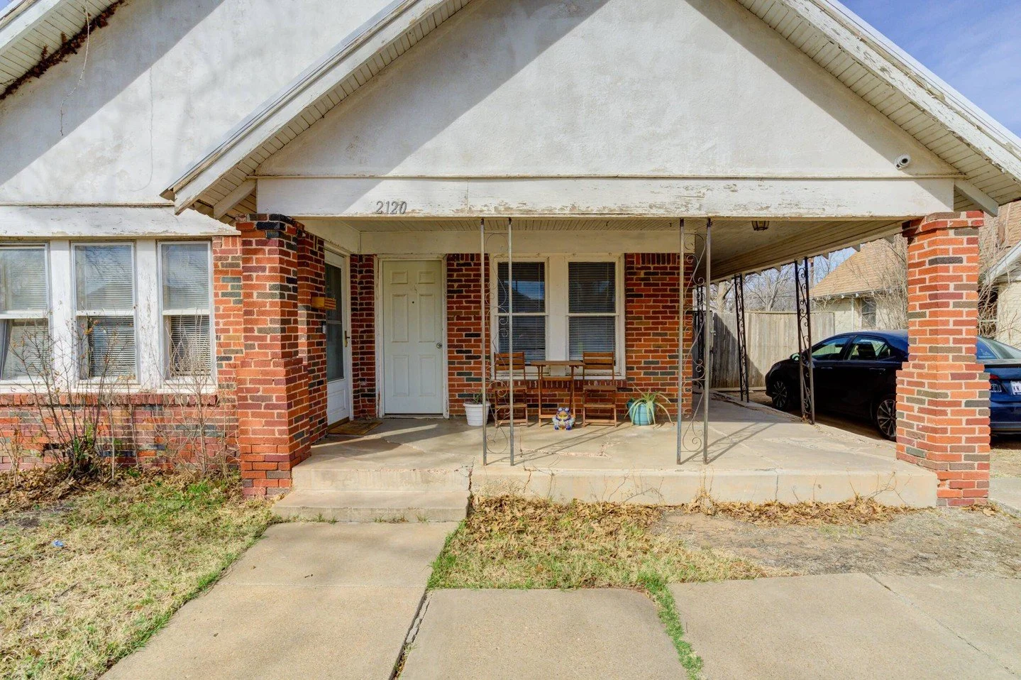 🏠 Opportunity knocks in Lubbock!

2120 26th Street, TX 79411

2 beds | 1 bath | 1,069 sq ft
Classic 1929 vibes with modern potential. Huge lot means more room for pets, play, or expansion!

Moments from Texas Tech&mdash;live close to campus or add t