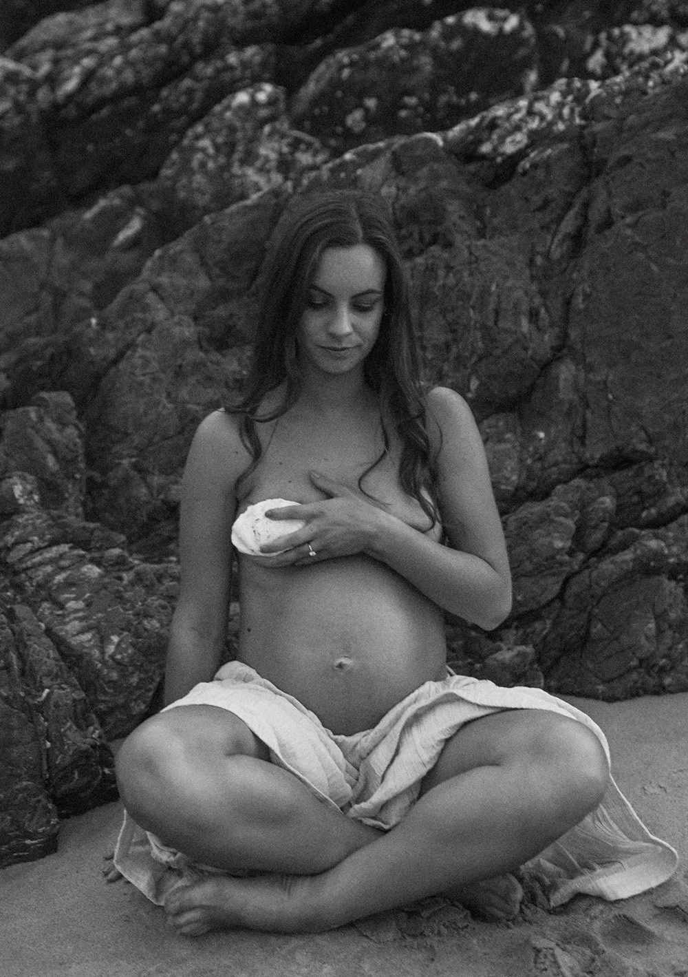 Black and white maternity photographer in Auckland