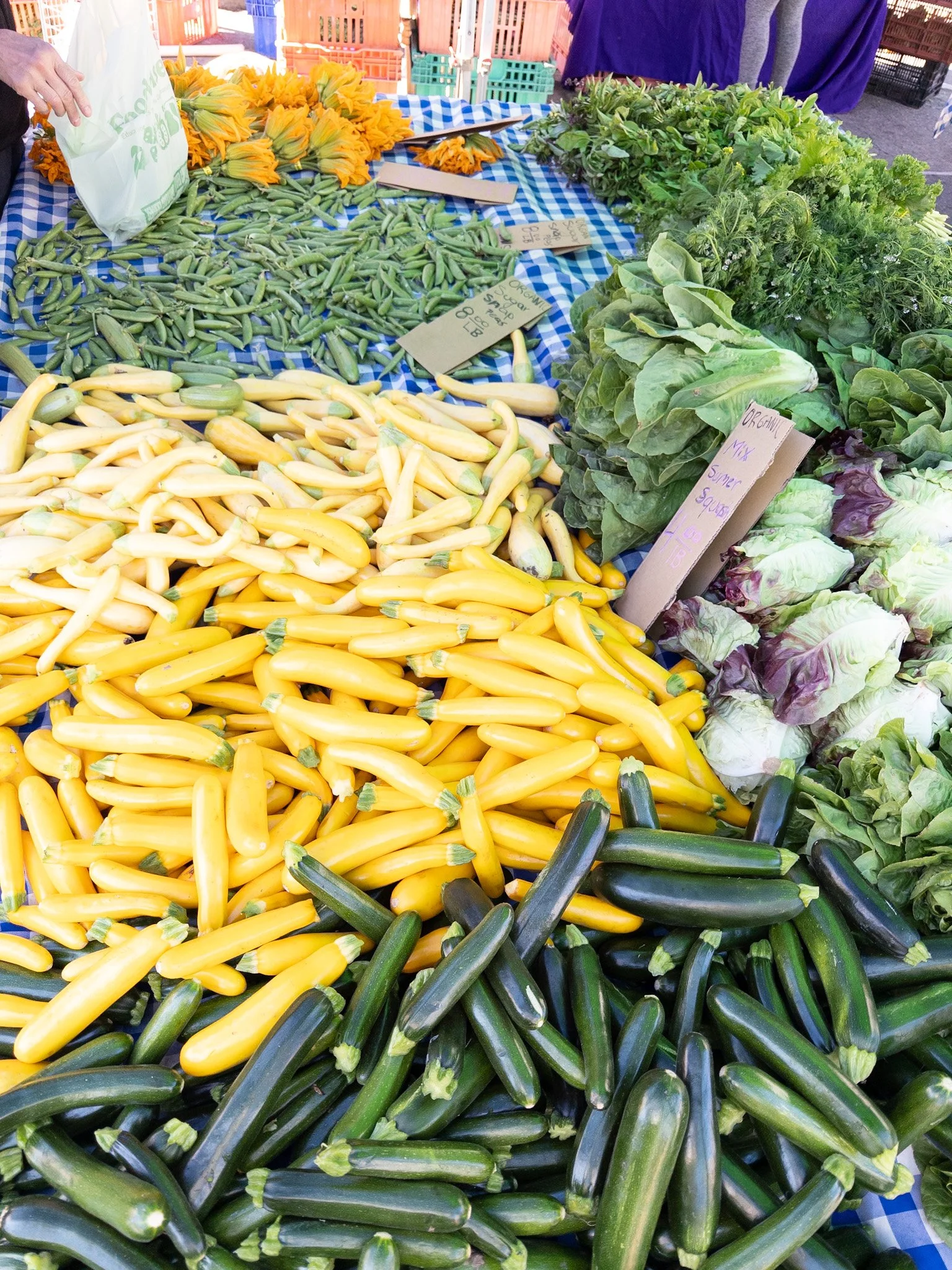 Weekly markets and traditions