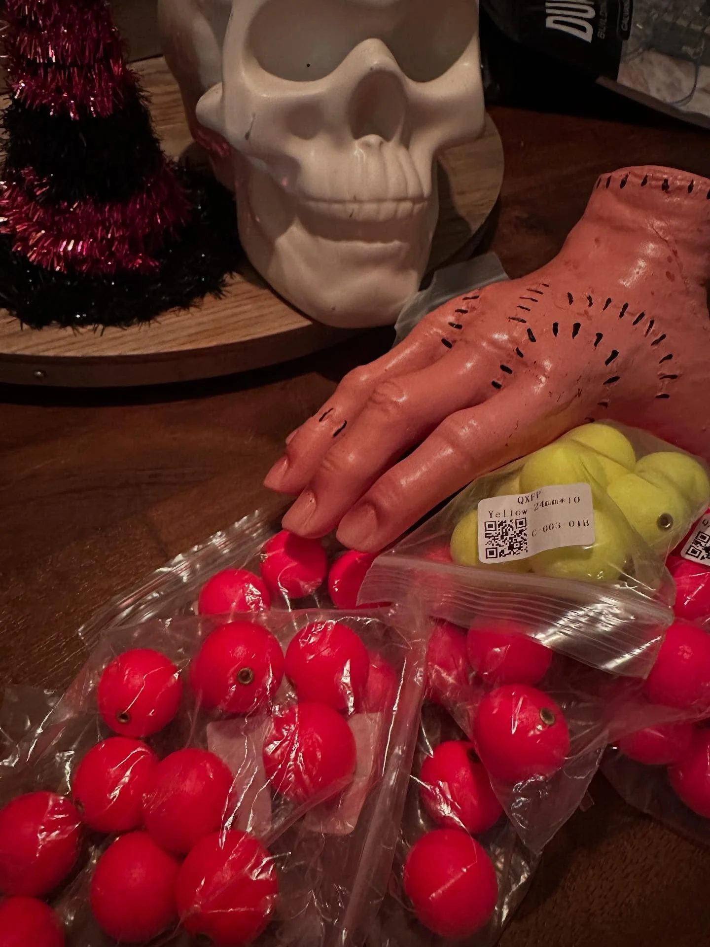 Thing wants to go squidding too.

#hookuphut #edmonds #everett #squidding #strikeindicator #jig #seafood #calamari #addamsfamily #thing #halloween