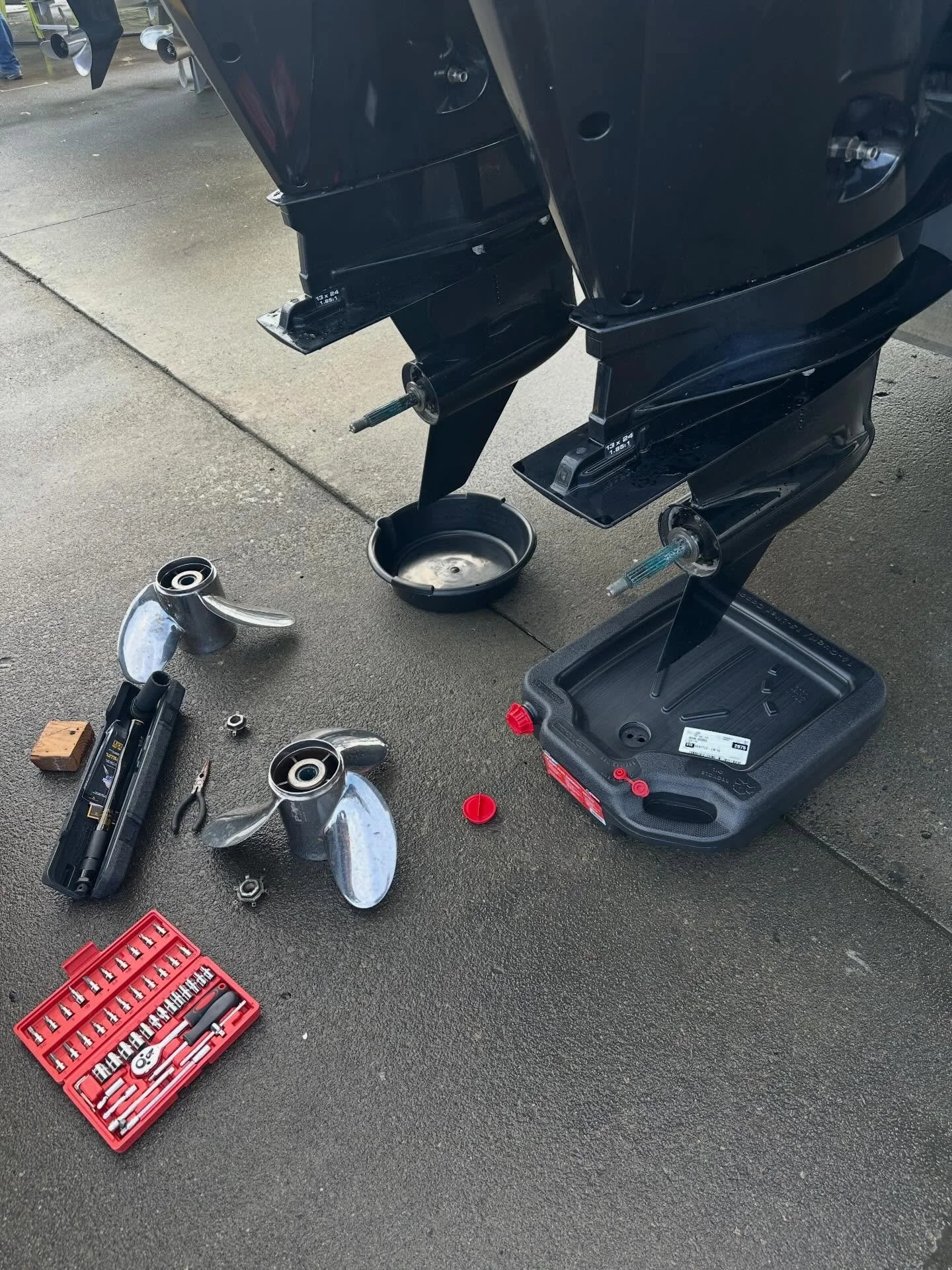 Getting ready for the season, how bout you?

#hookuphut #300hour #service #mercury