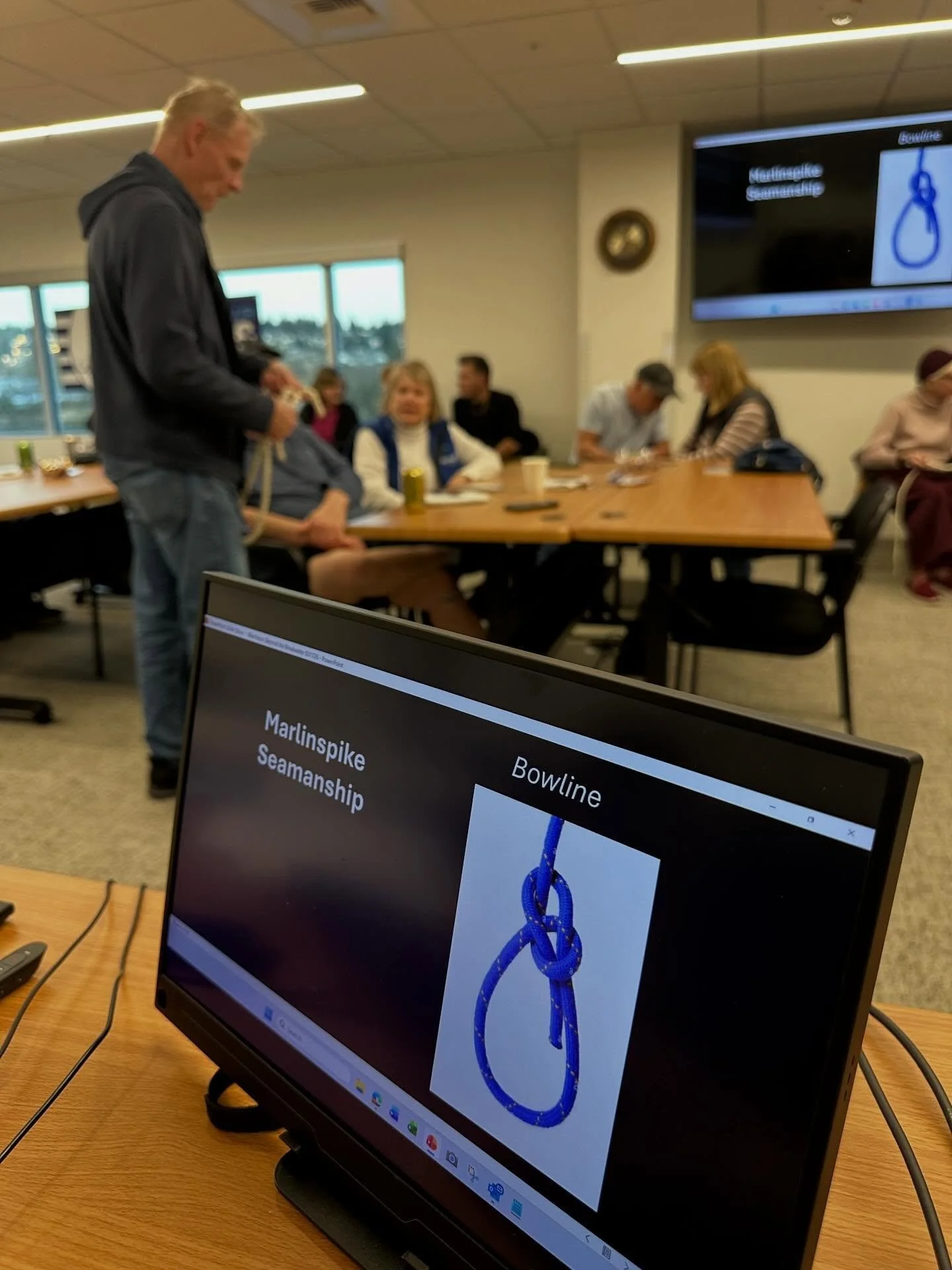 Tying bowlines like the pros at last night&rsquo;s Beyond the Breakwater series at the Port of Edmonds. It was a full house of salty mariners and a great time. We love being a part of this community in the PNW!

#edmonds #hookuphut #coastguard #knots