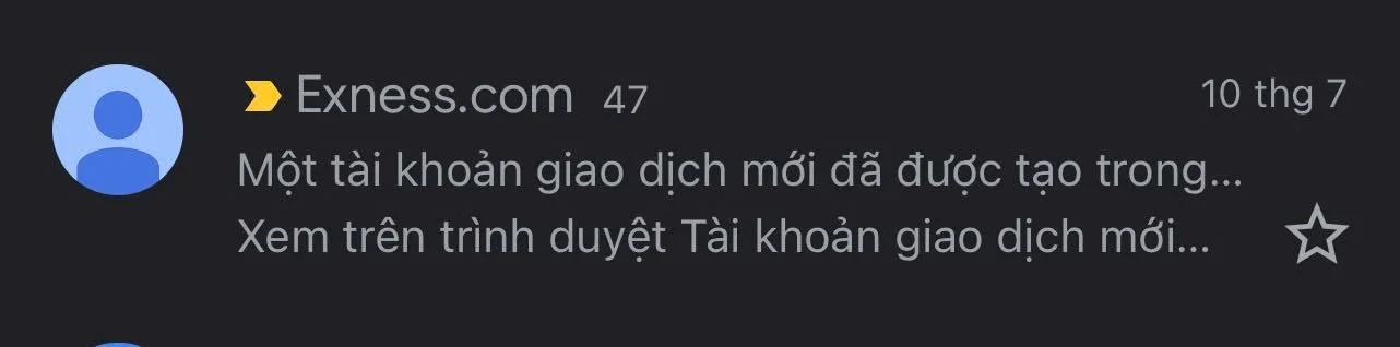 Notification from Exness.com about a newly created trading account, showing account details and messaging in Vietnamese.