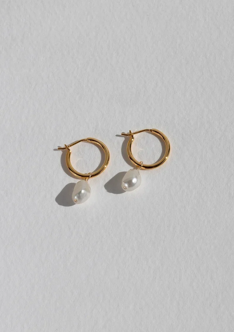 Mini_Keshi_Pearl_Hoops_-_Gold_90bb7421-3ca6-43fb-a1a3-e9f3ecf2f301.webp