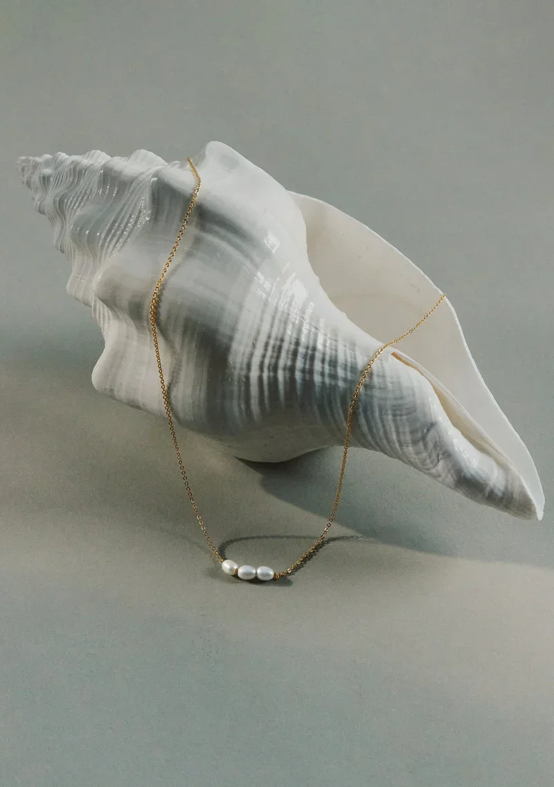 Mini_Pearl_Necklace_-_Gold.webp