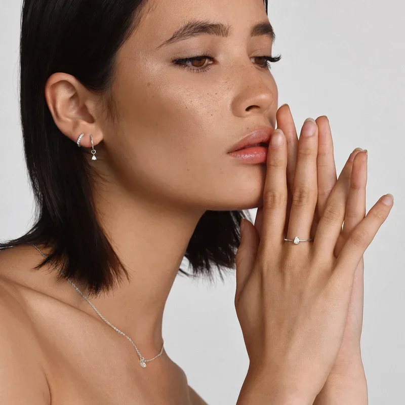 VALENTINENECKLACE_MINIHOOPS_RING_PARISHUGGIES_SILVER_0F3A8442_3a2e3039-4f55-43ba-be94-98151b8864de.webp