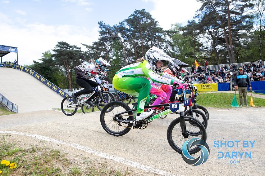 Some great racing by @jeskebuijtels_w6 at the @uec_cycling Roubds 3 and 4 on Zolder #bmx #bmxracing #bmxphotographer #shotbydaryn