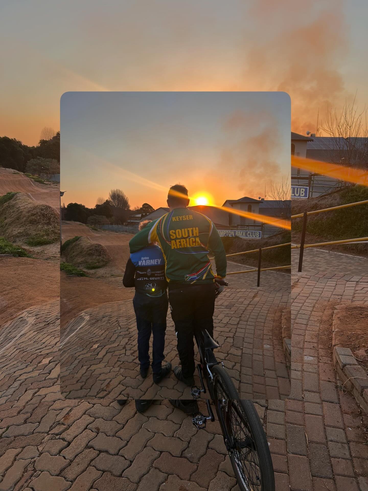 Great seeing him get to ride and spend time with @_godspeed_228 again at the @kempton_bmx_club #bmx #lifebehindbars #sunset #southafrica